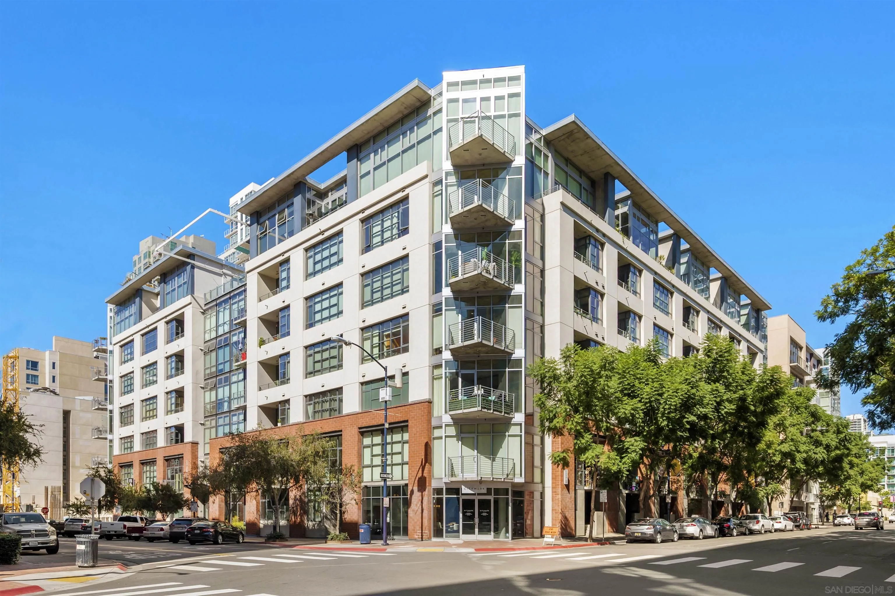 https://cdn.realtyfeed.com/cdn/127/260021160/4214d9abc49c4afbbc021859d4e95e14.webp