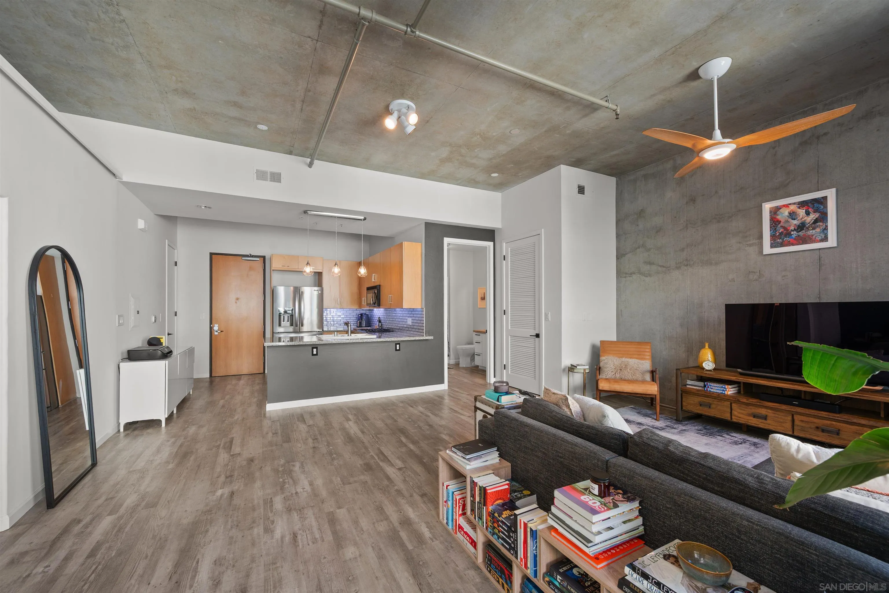 https://cdn.realtyfeed.com/cdn/127/260021160/53512547214bc0f36e1a805bc4e83b3f.webp