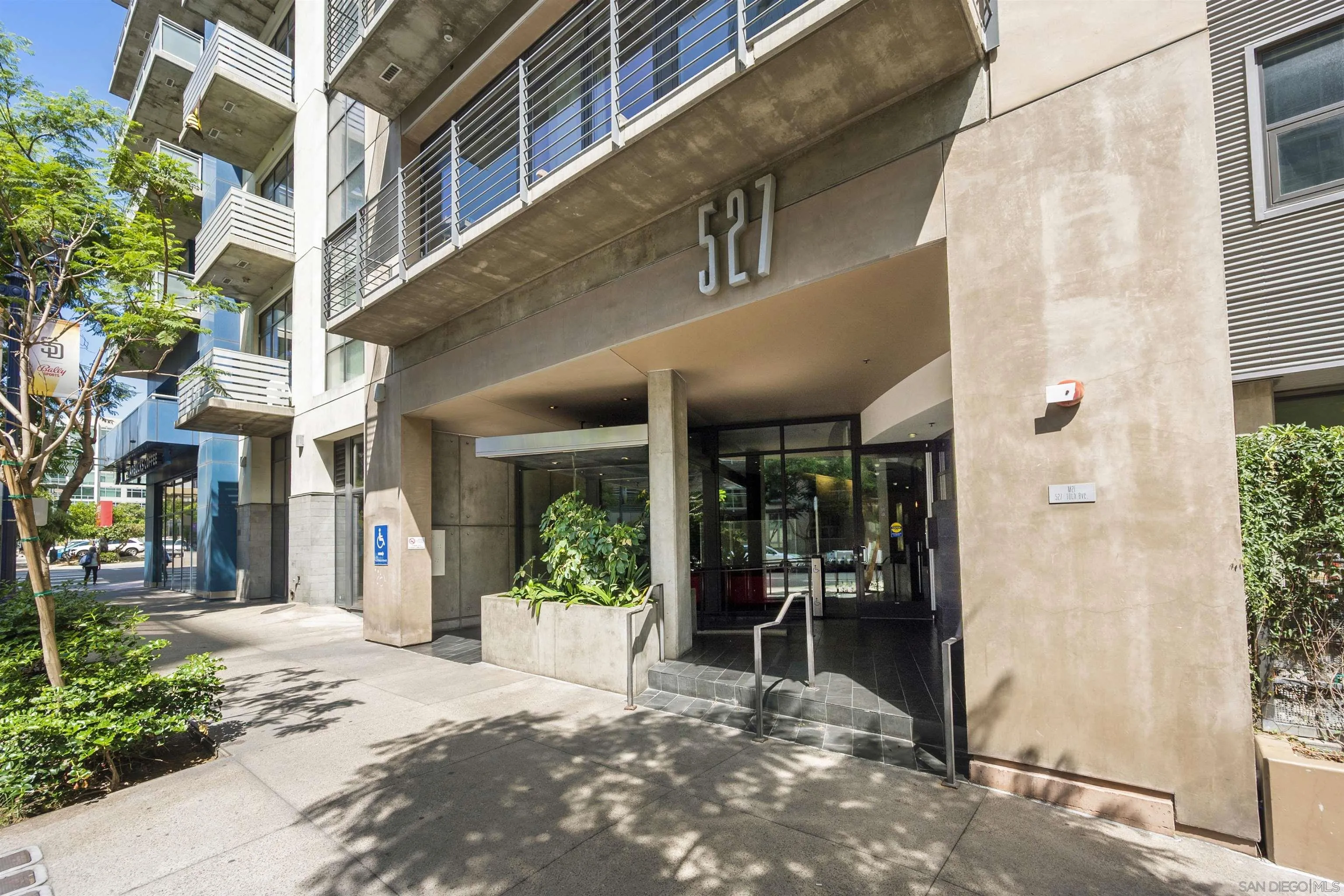 https://cdn.realtyfeed.com/cdn/127/260021160/b92904098dea5d58ad5ec0a22d49fbec.webp