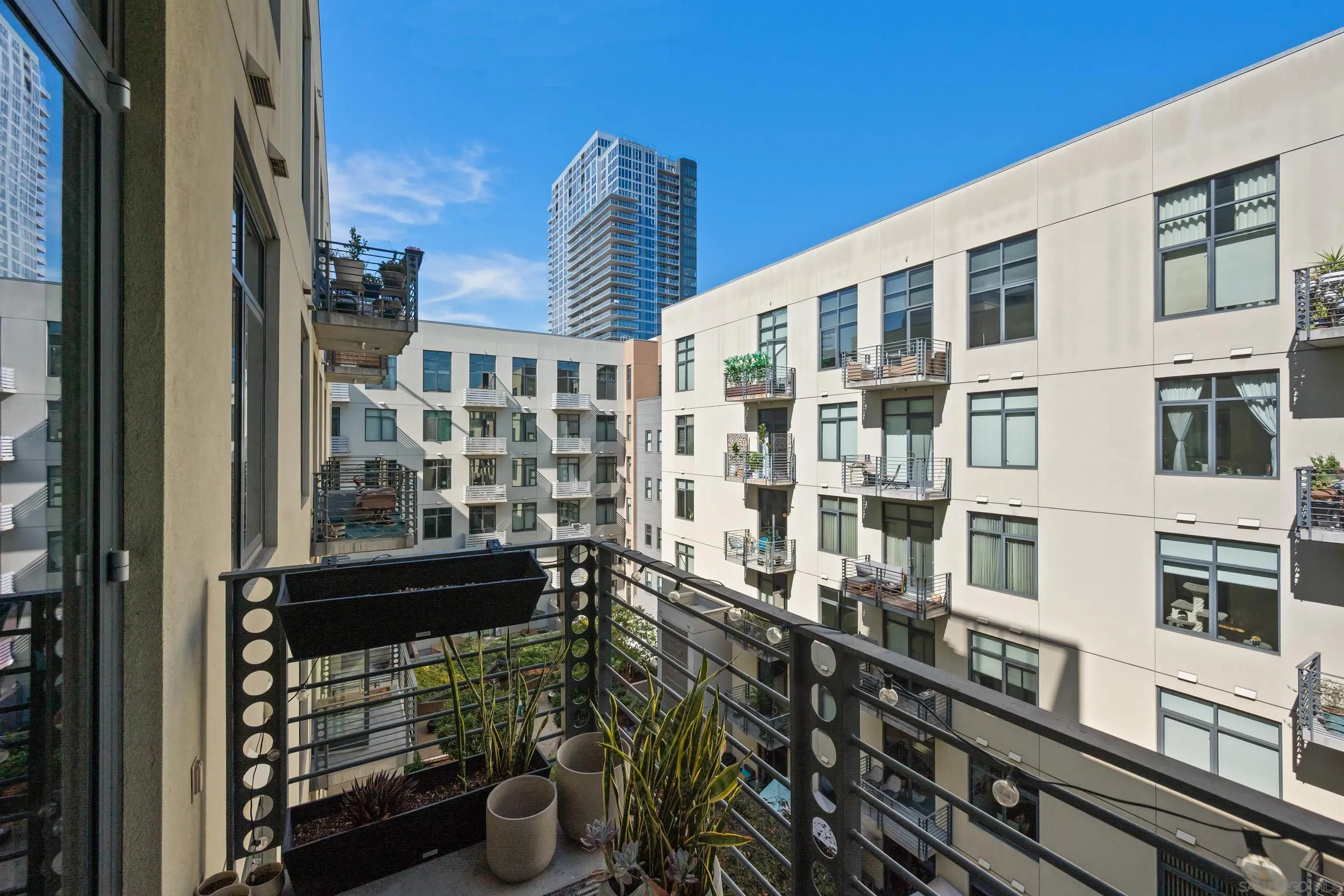 https://cdn.realtyfeed.com/cdn/127/260021160/be591f650366e98d4c9c2be5ed22a479.webp