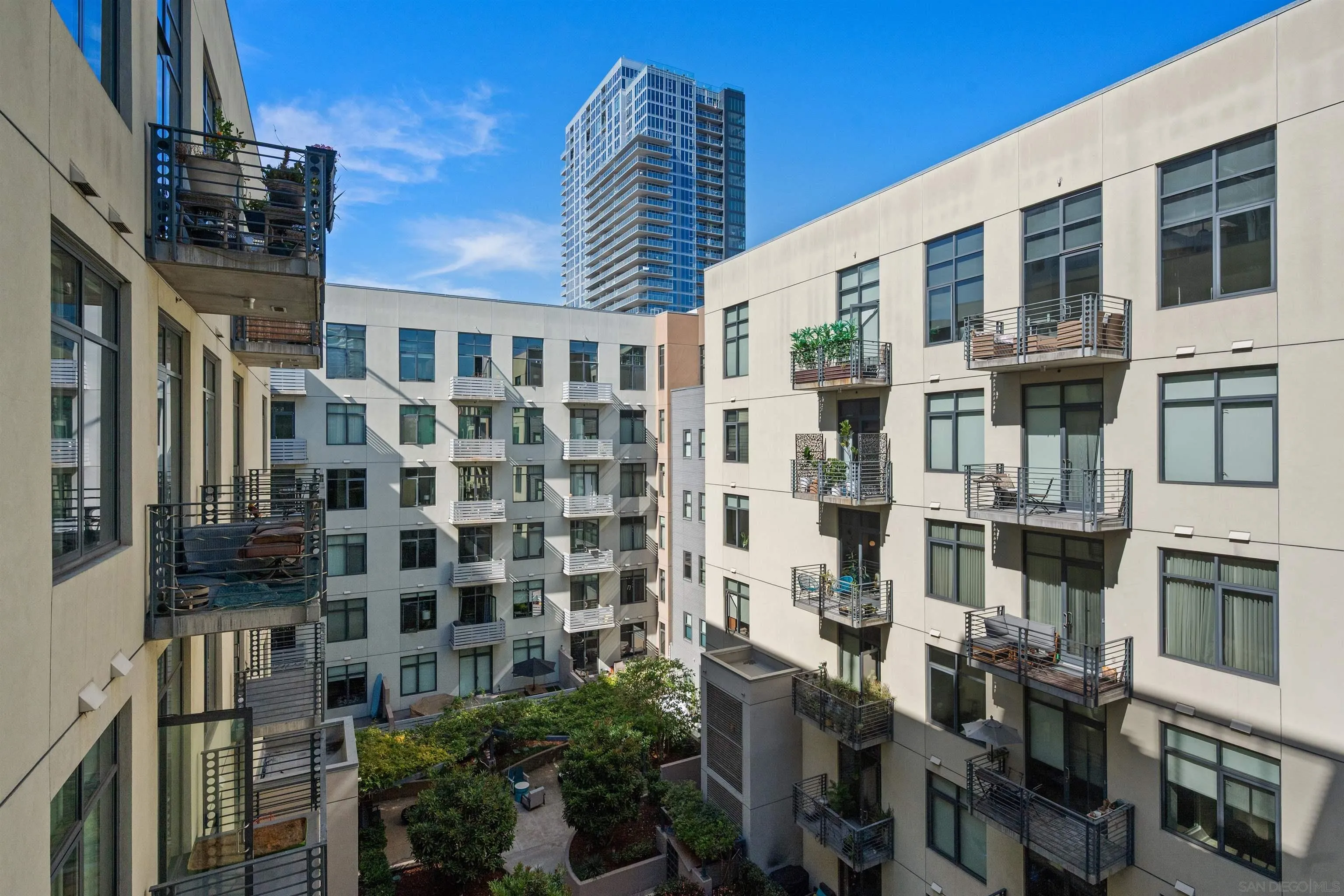https://cdn.realtyfeed.com/cdn/127/260021160/c017e0f94f8031ba62e69a3b706e1afb.webp