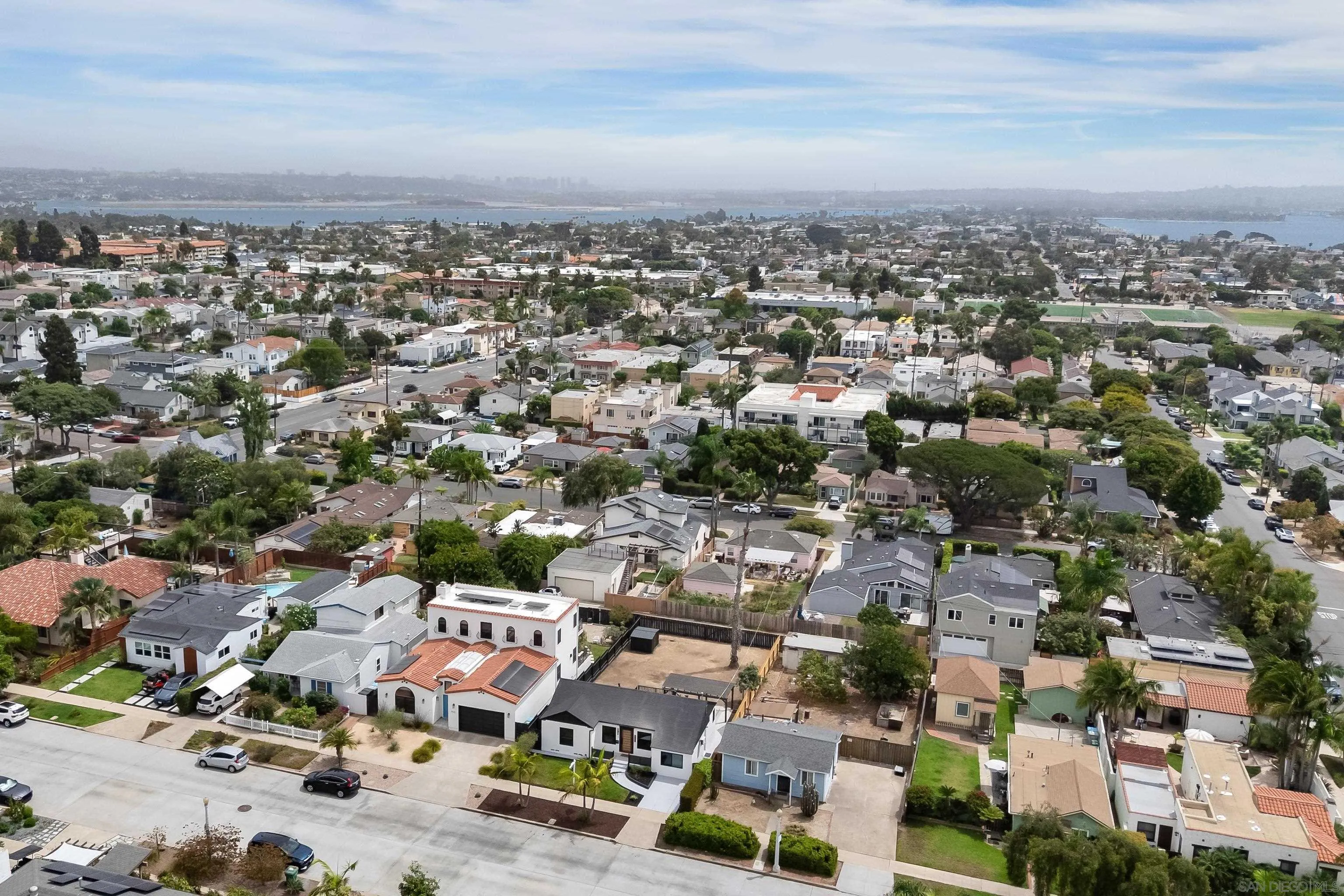 https://cdn.realtyfeed.com/cdn/127/260021161/3baa22d583b038a8f1540a20ec0b7831.webp