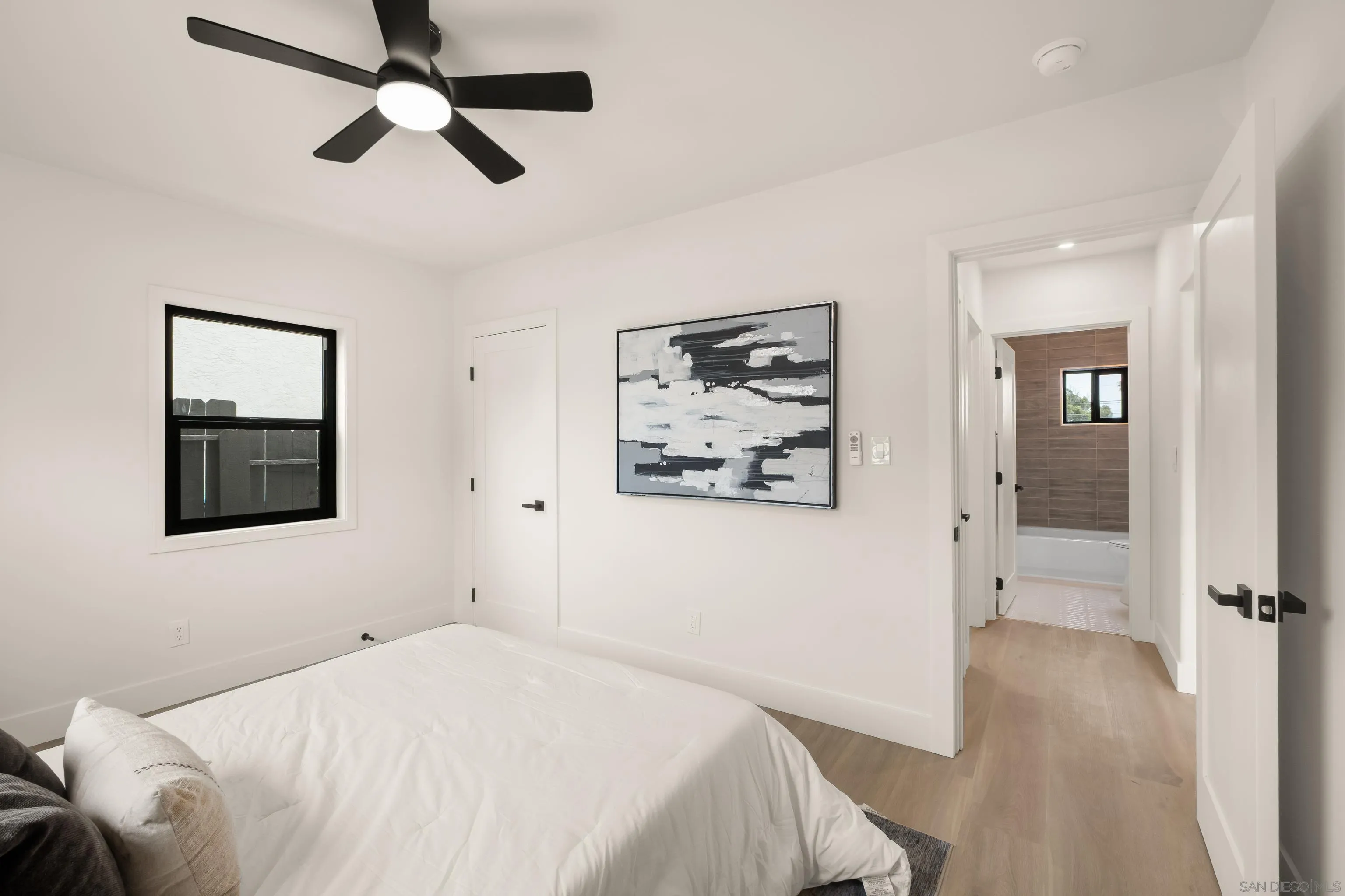 https://cdn.realtyfeed.com/cdn/127/260021161/8b3f1e0f4482238de92a7399e9c1976e.webp