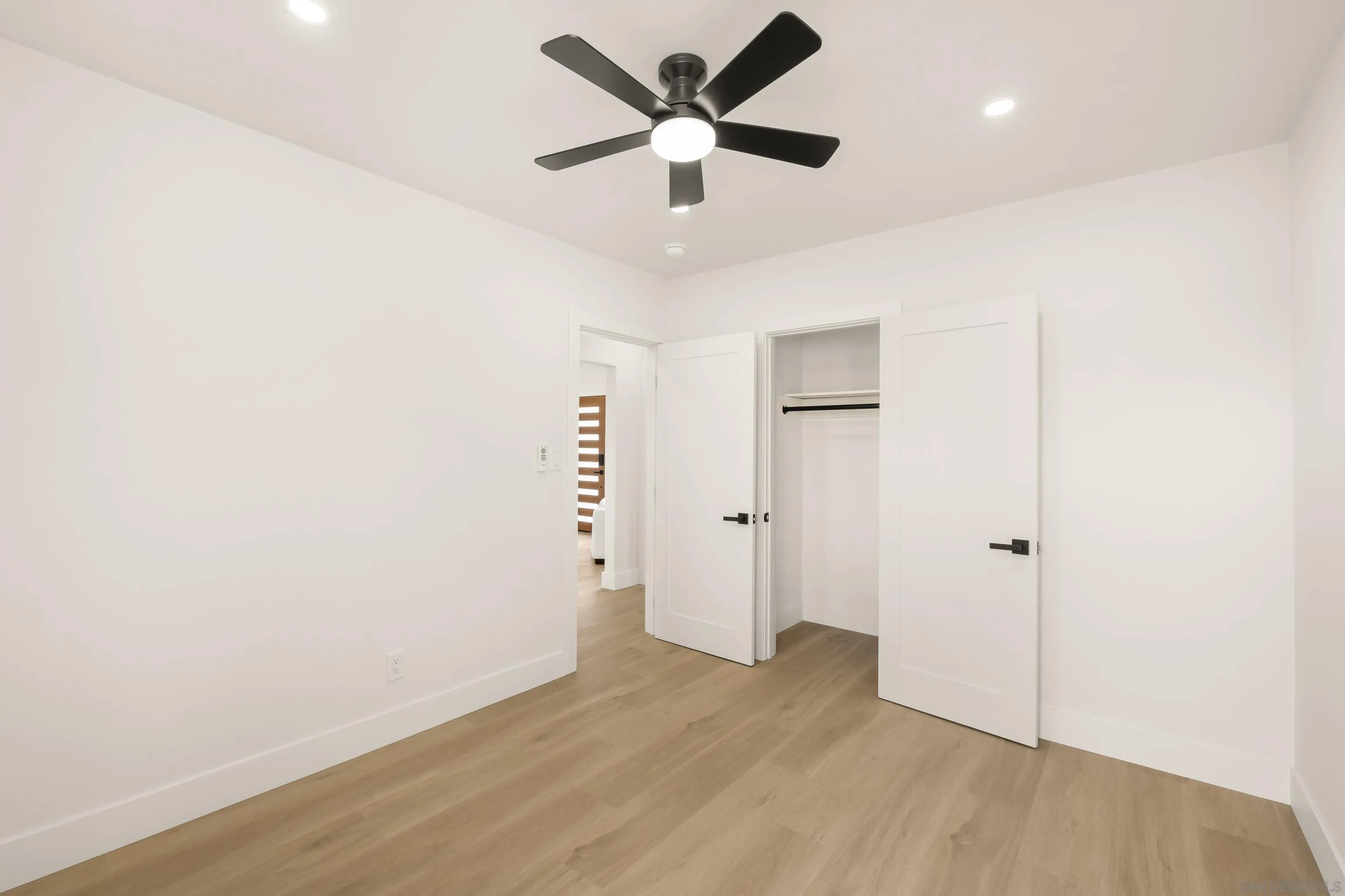 https://cdn.realtyfeed.com/cdn/127/260021161/9edd39209a51d84aa58edd7d407103ee.webp