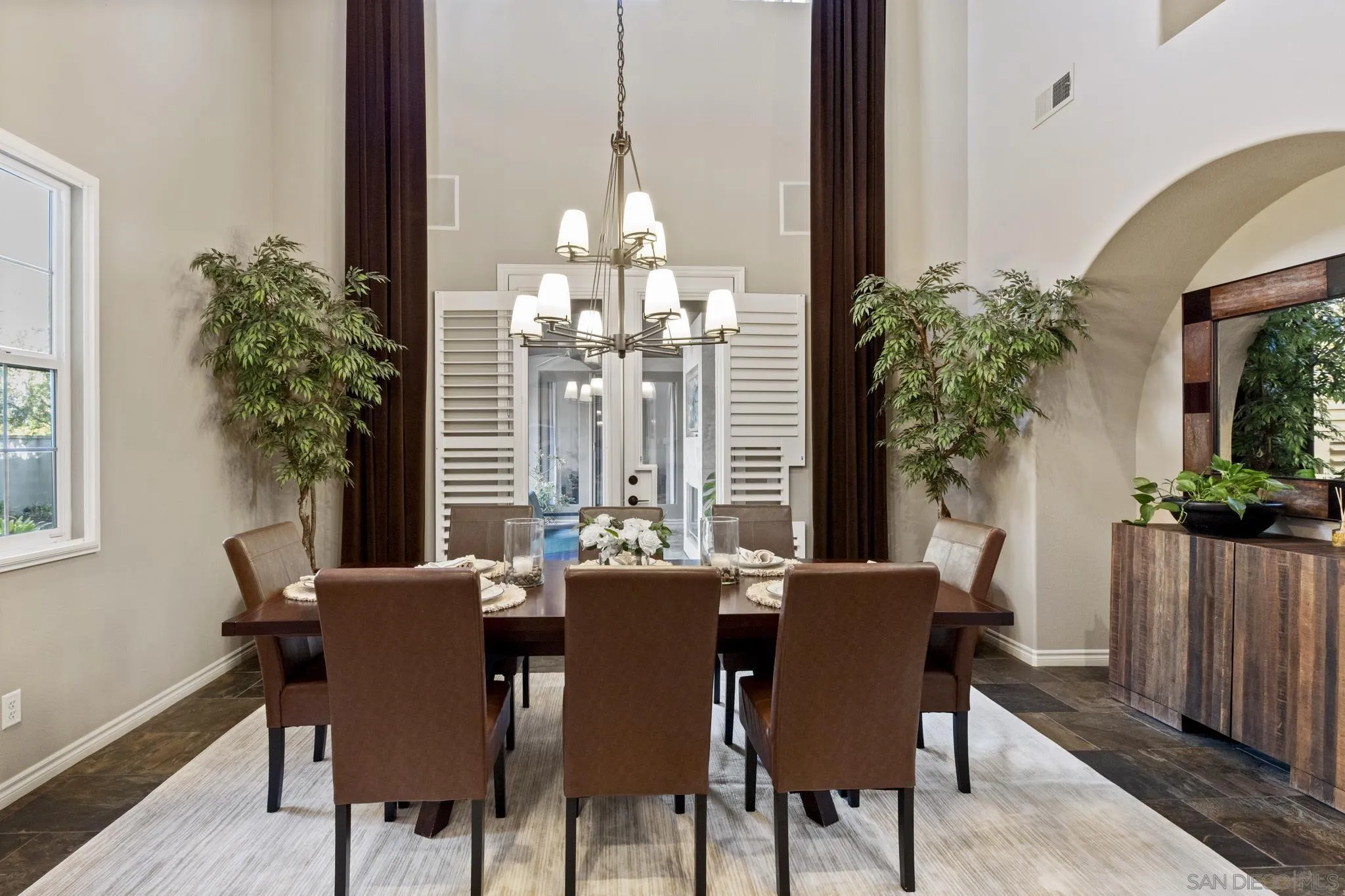 https://cdn.realtyfeed.com/cdn/127/260021162/722f78200edd917f9ab3820eed8d7e06.webp