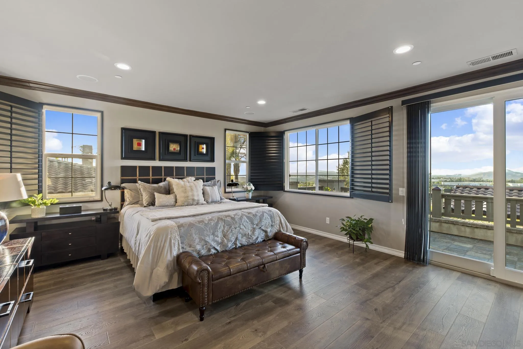 https://cdn.realtyfeed.com/cdn/127/260021162/91e00dba018e00c8ea295cc8dcb4e1c9.webp