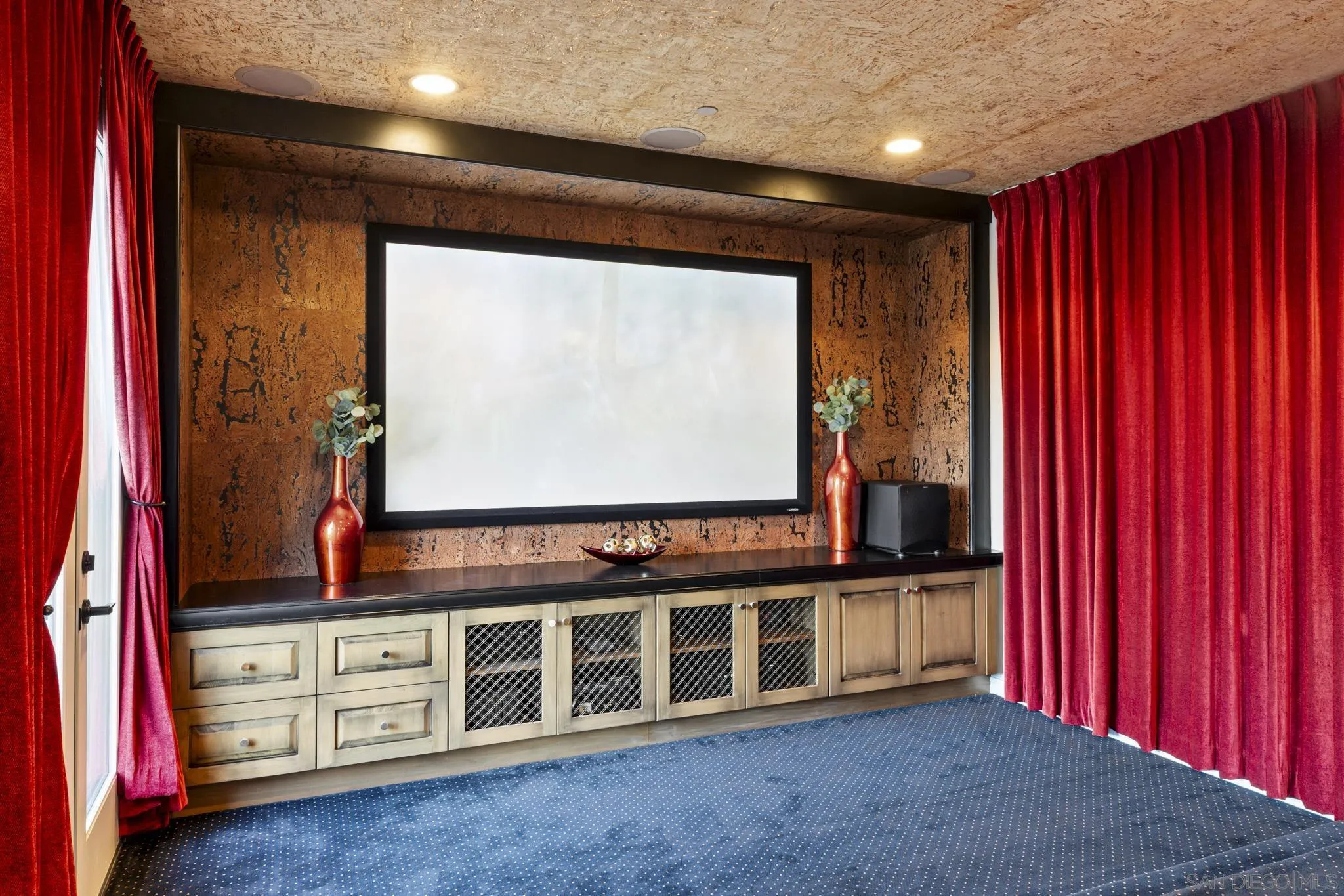 https://cdn.realtyfeed.com/cdn/127/260021162/bf5da56a073b4685ec6ab65364f5800c.webp