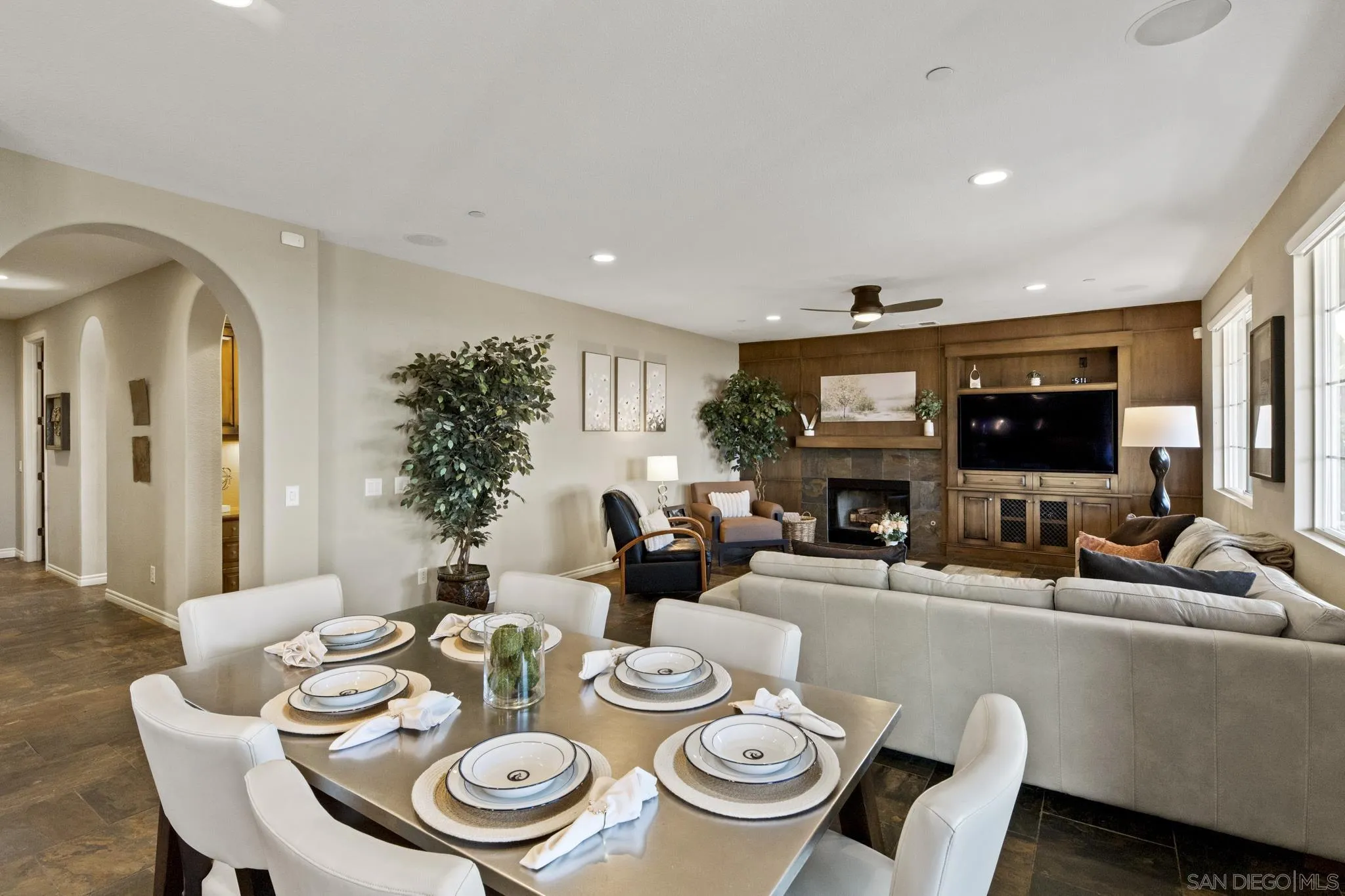 https://cdn.realtyfeed.com/cdn/127/260021162/cadb8cf7731257ea385d022e7b748115.webp