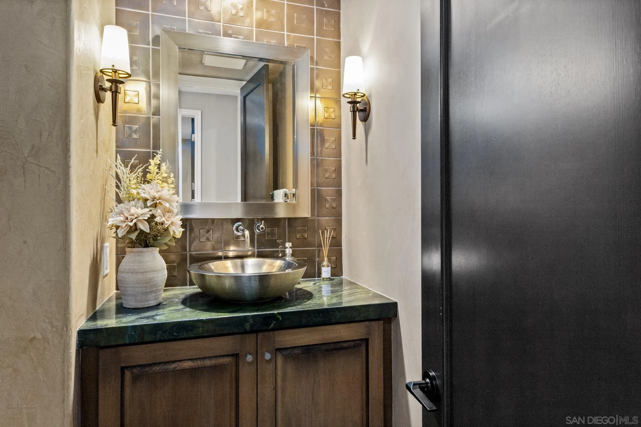 https://cdn.realtyfeed.com/cdn/127/260021162/e0479a1a293dfb25577dd93ea6e0a9ba.webp