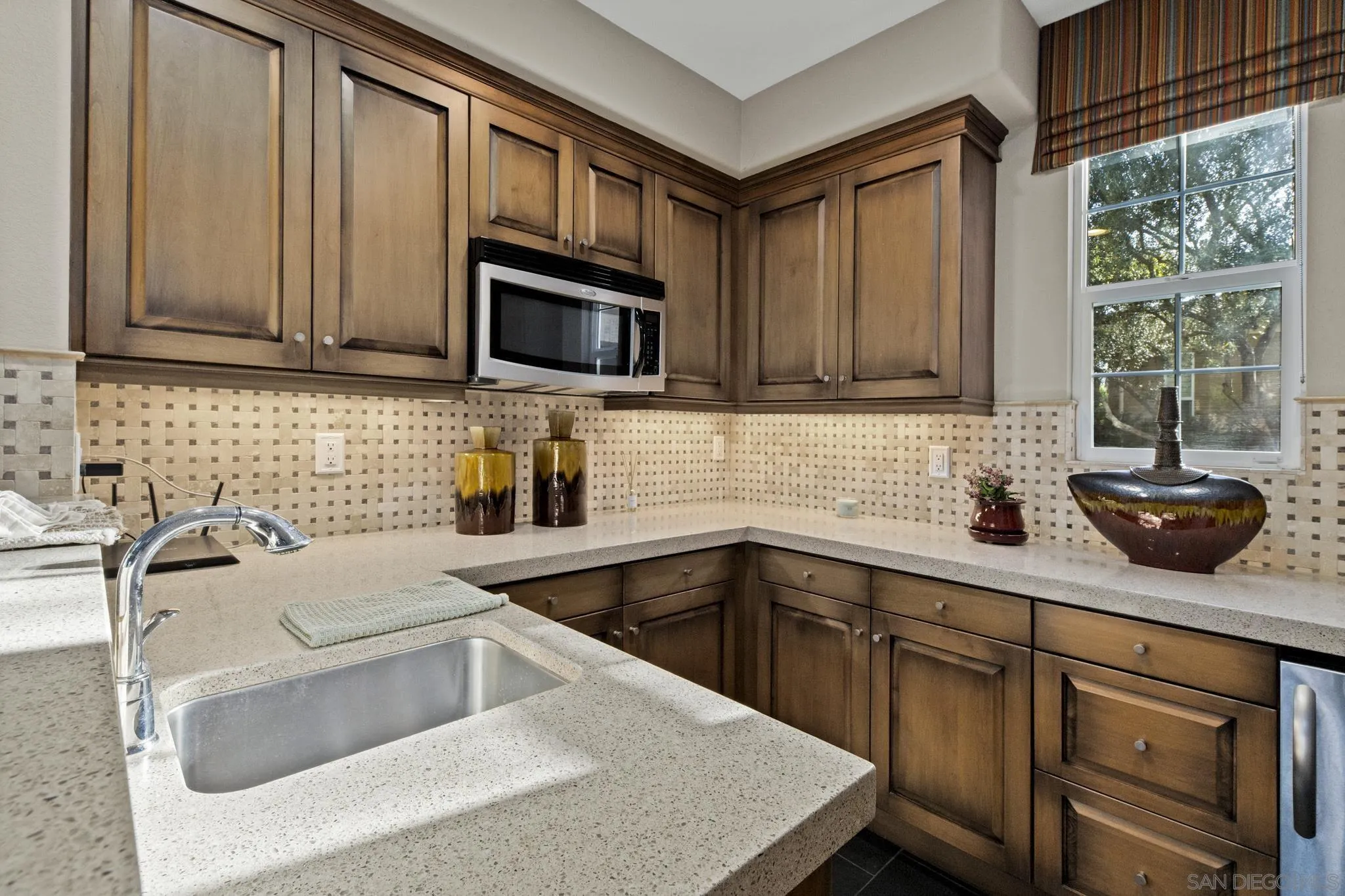 https://cdn.realtyfeed.com/cdn/127/260021162/ec4d4f5e52fc8d6cbdd18c4da4329824.webp