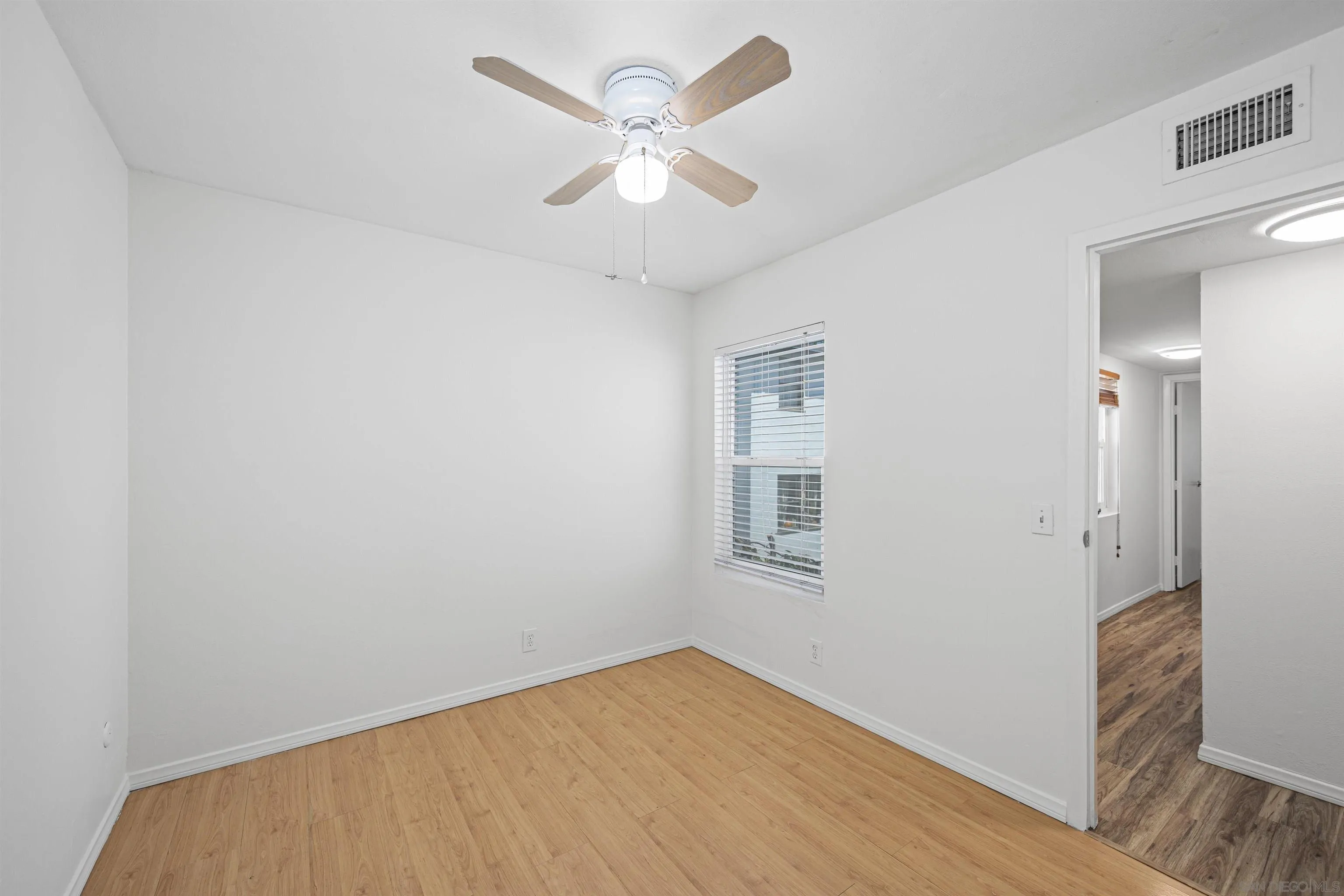 https://cdn.realtyfeed.com/cdn/127/260021164/1a643dbb56bcc0123d240459aca7ec3c.webp