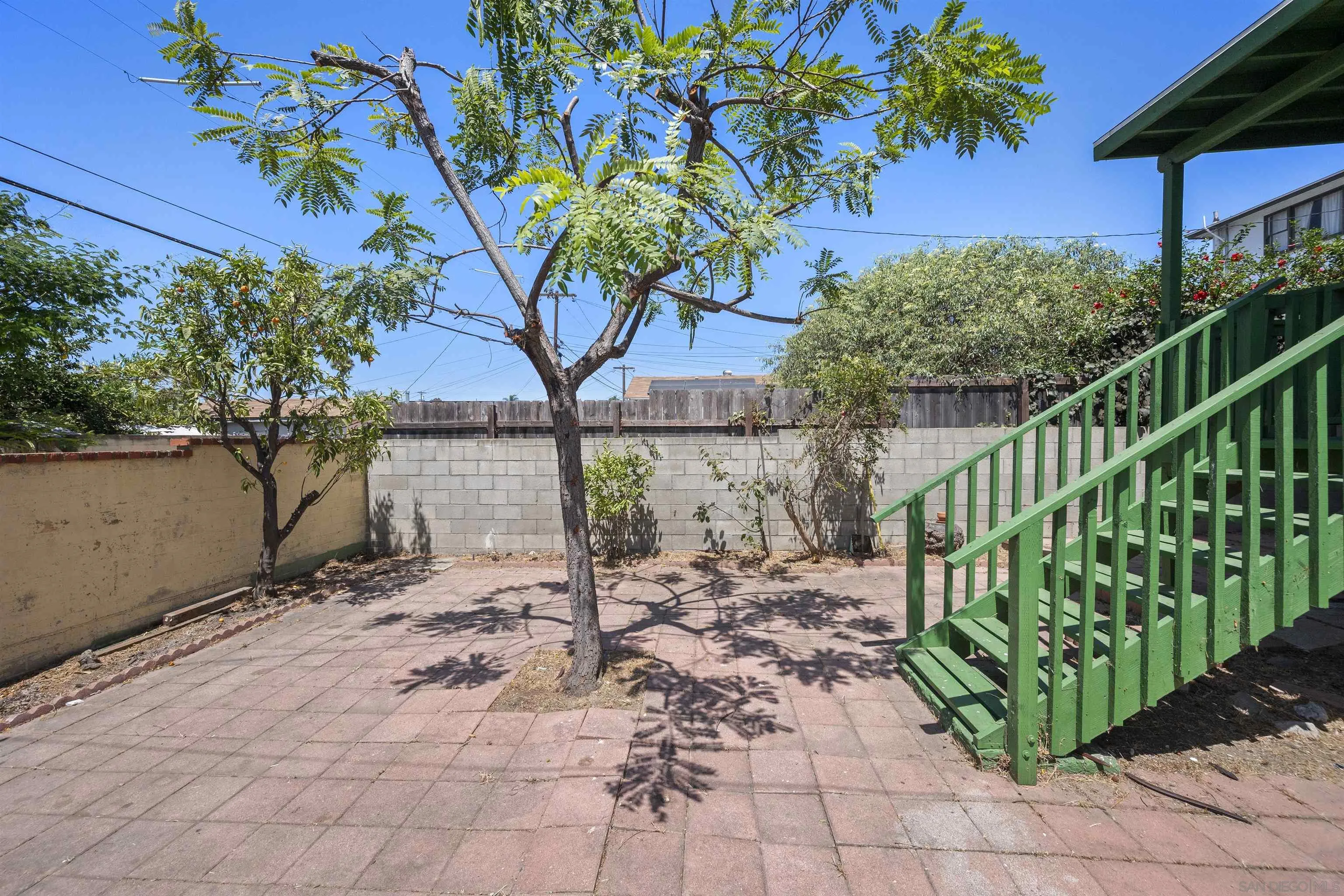 https://cdn.realtyfeed.com/cdn/127/260021164/41fb0d2ec7947bced6b6b39957cdb20c.webp