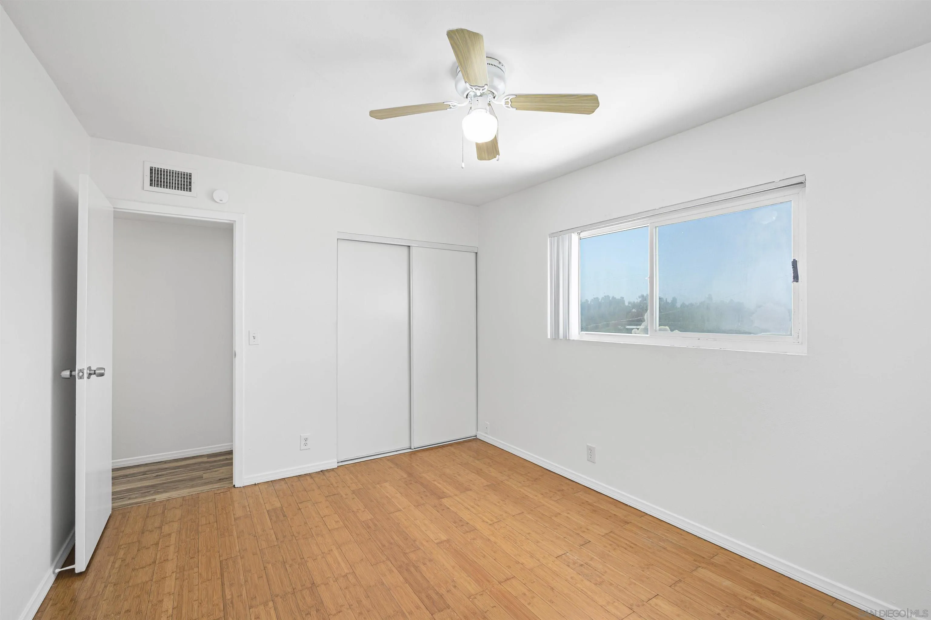 https://cdn.realtyfeed.com/cdn/127/260021164/7ecc353ba17553d0542e785a858c8f5f.webp