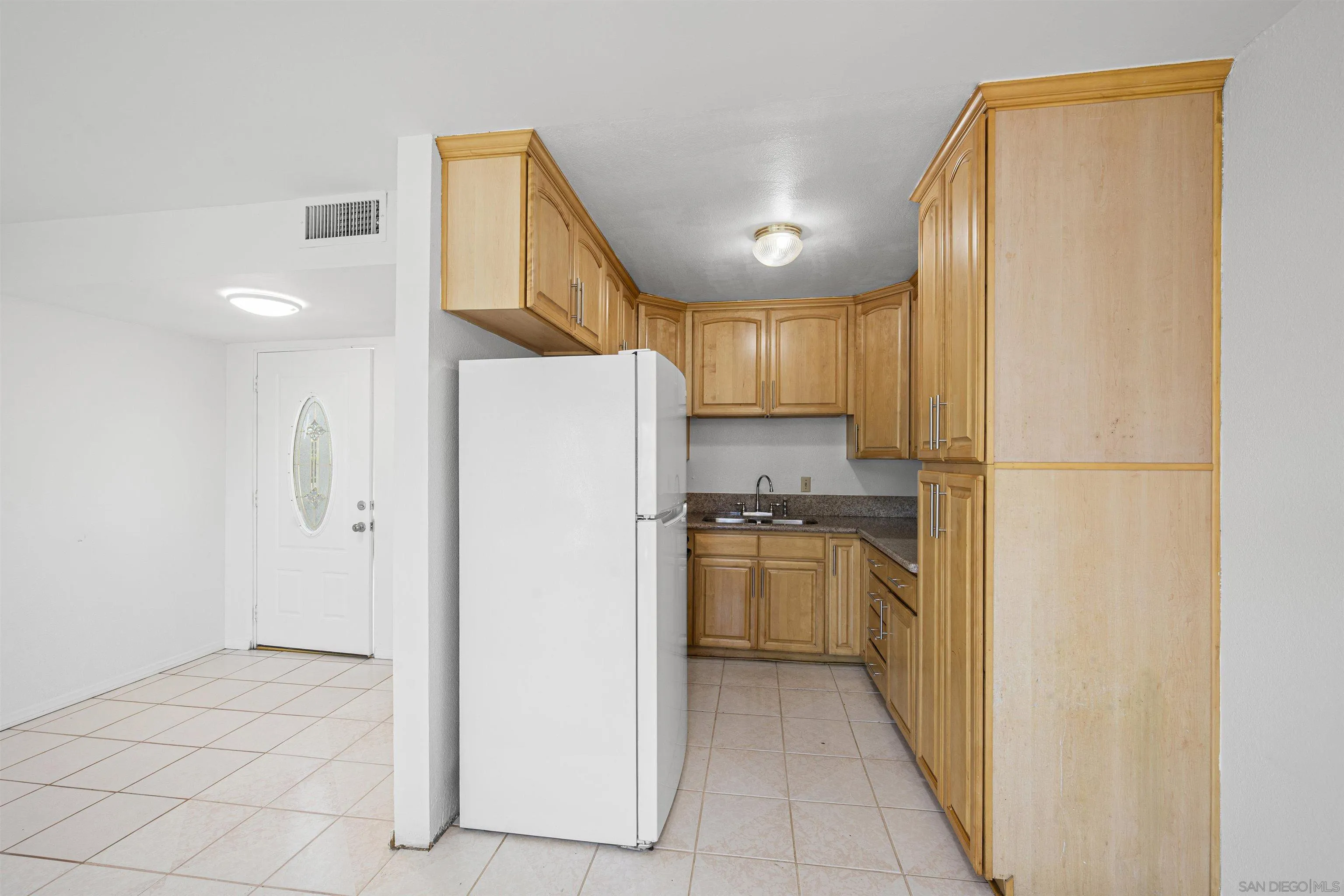https://cdn.realtyfeed.com/cdn/127/260021164/909972ddd7a5f3c92a92f1c3ae3eb5c0.webp