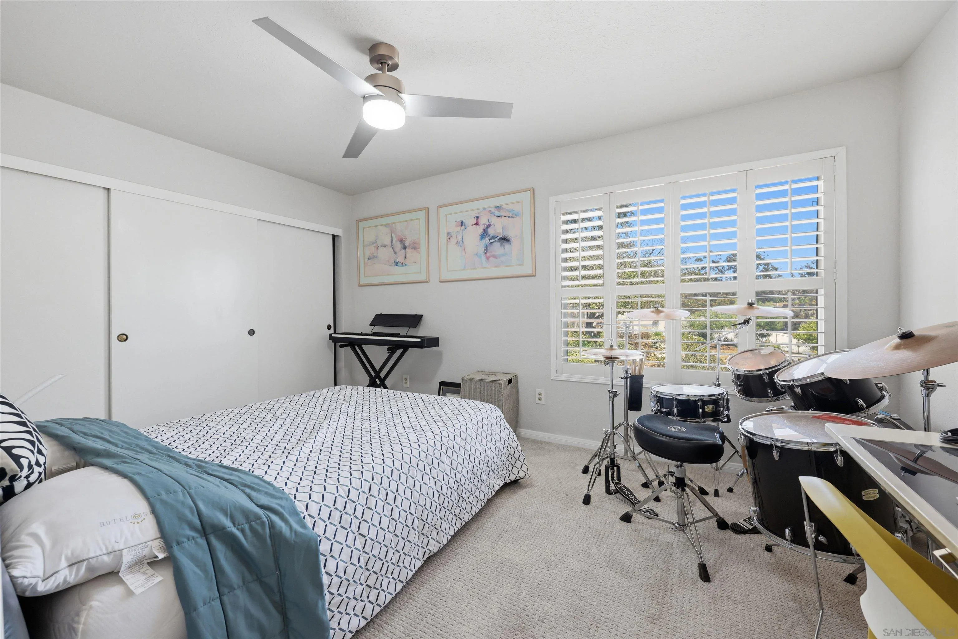 https://cdn.realtyfeed.com/cdn/127/260021166/7cf9dec1b6ea40a591c41a5b13610032.webp