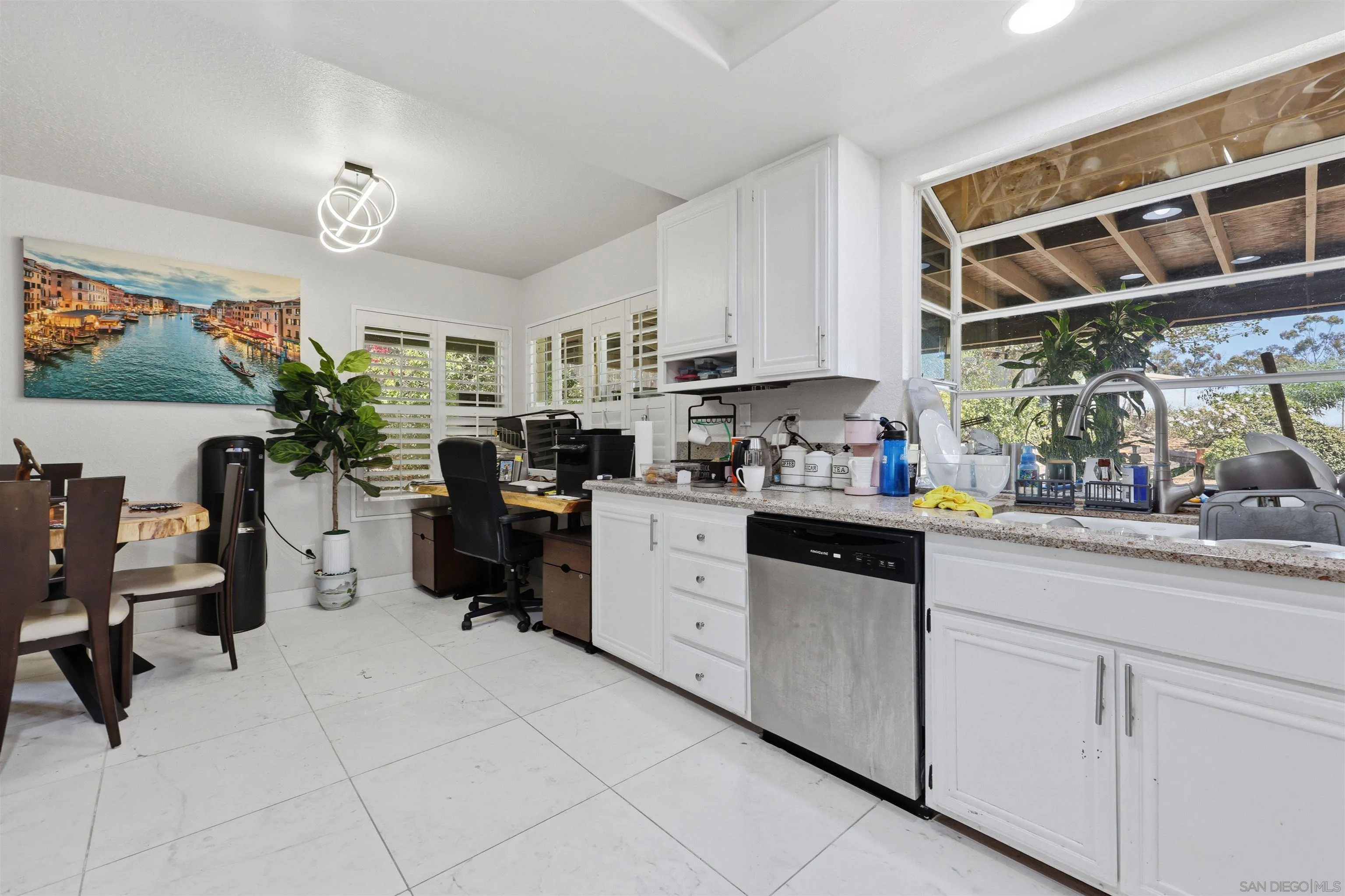 https://cdn.realtyfeed.com/cdn/127/260021166/92114a25e453358eceb813d6f1f58d3f.webp