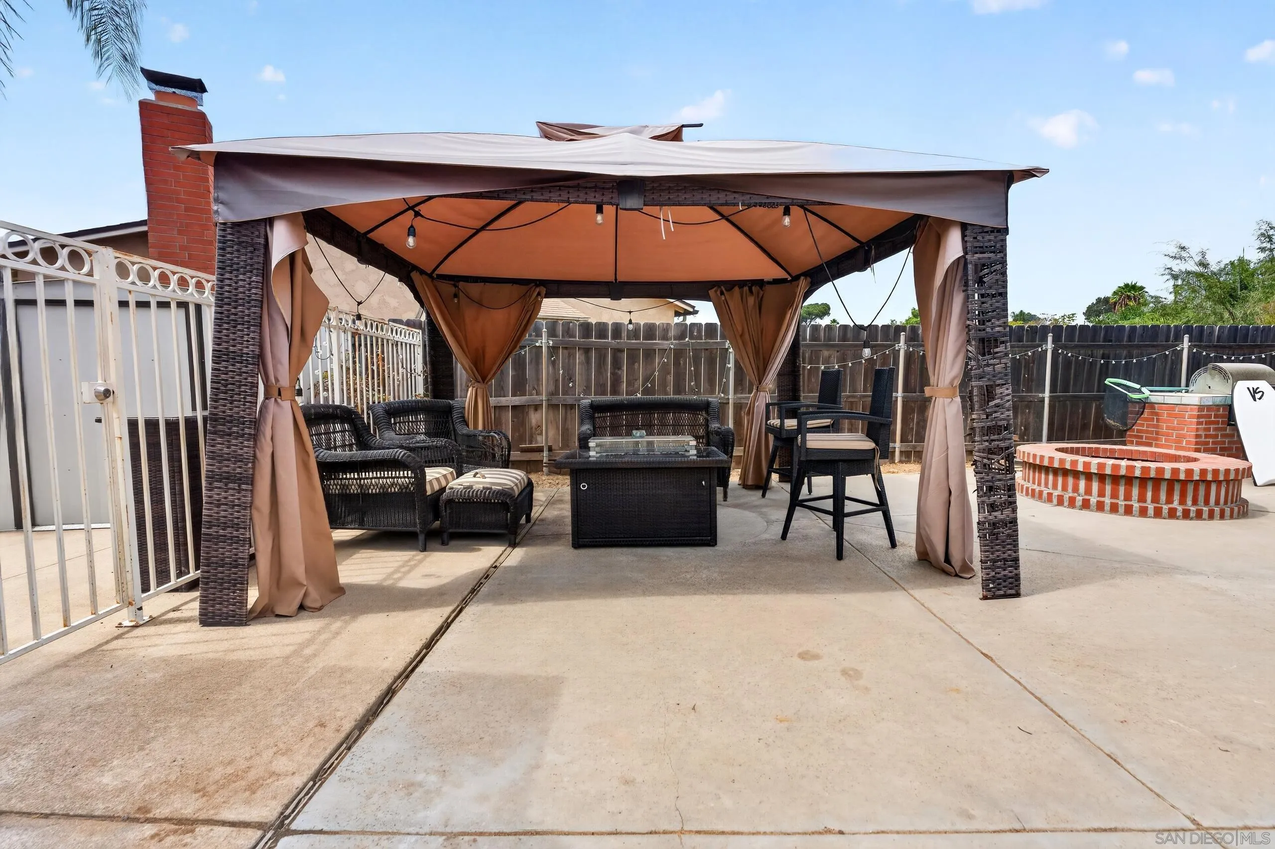 https://cdn.realtyfeed.com/cdn/127/260021168/8517ffc09c7dda6397b530fbc391aa01.webp