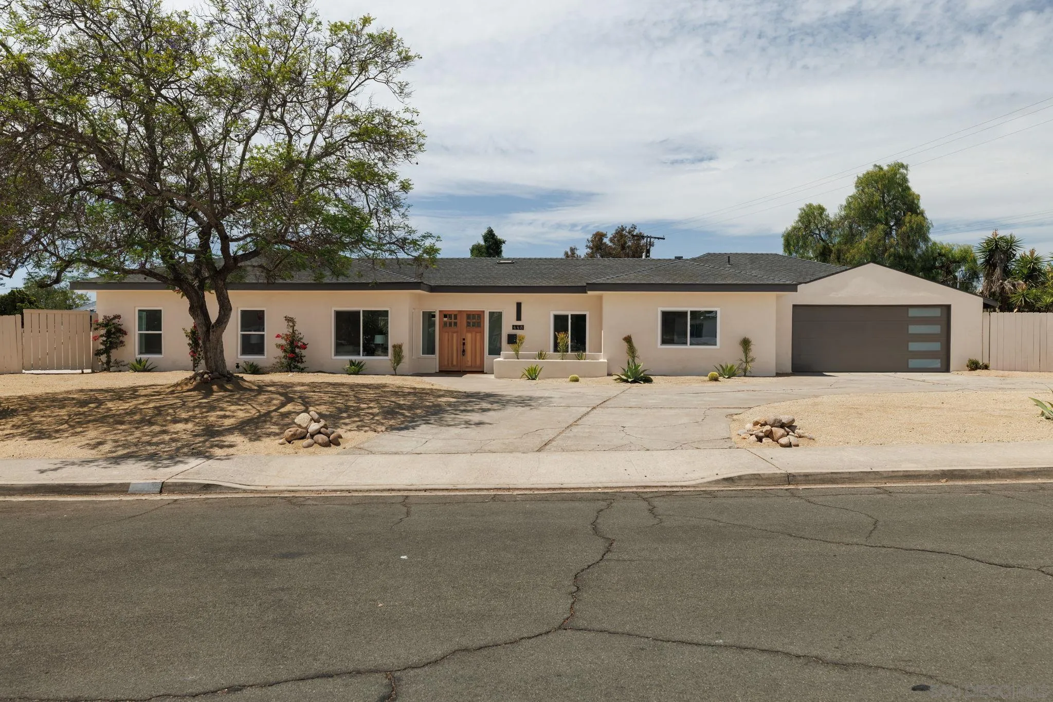 https://cdn.realtyfeed.com/cdn/127/260021169/132e9f810ab6c88d696b3fb74acaeccf.webp