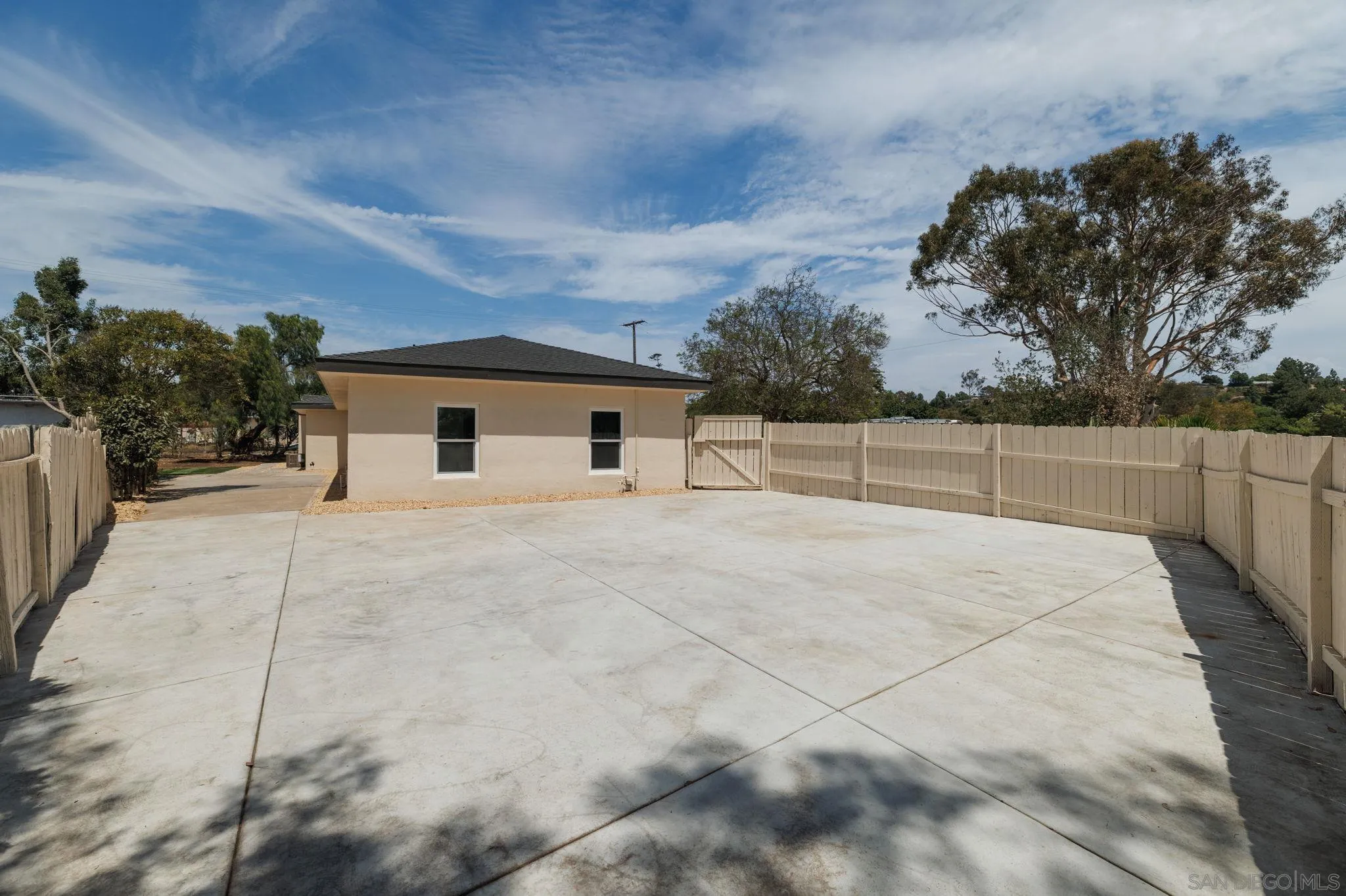 https://cdn.realtyfeed.com/cdn/127/260021169/7f403c1c7739a1534598da568ce8963e.webp
