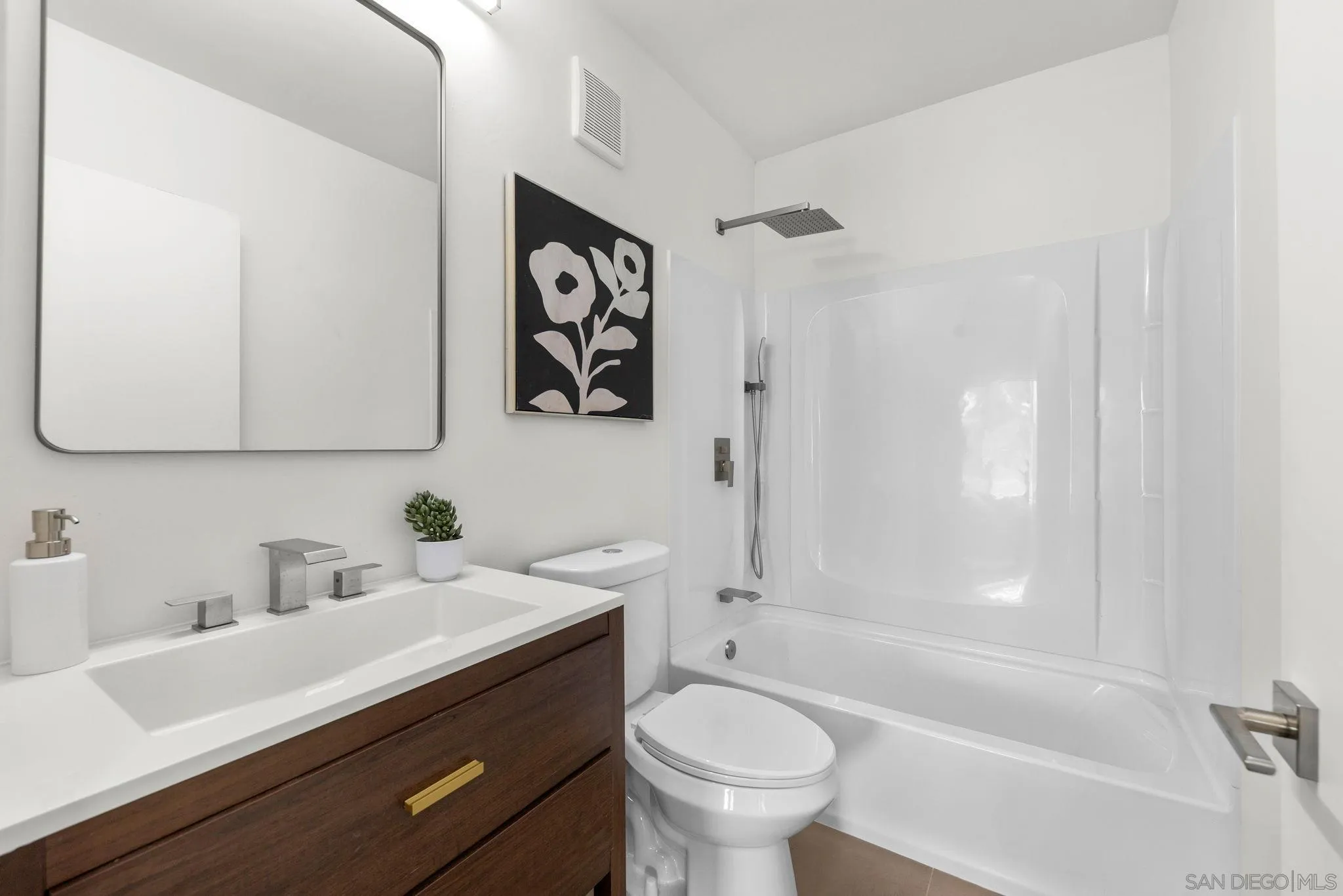 https://cdn.realtyfeed.com/cdn/127/260021169/a0e231214b05ca3e7355e9b1cea2b5be.webp