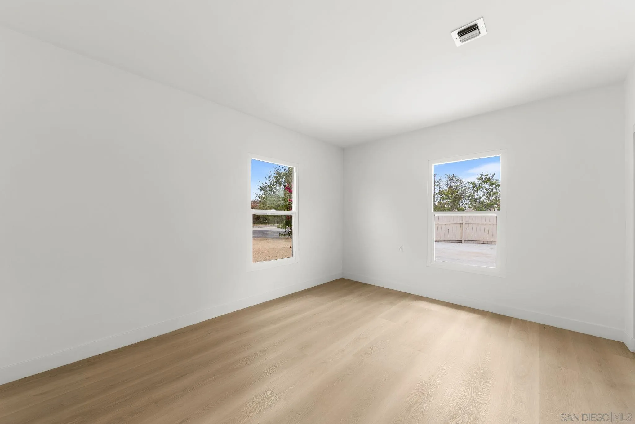 https://cdn.realtyfeed.com/cdn/127/260021169/bf207005e62272822e8b43fd31642caf.webp