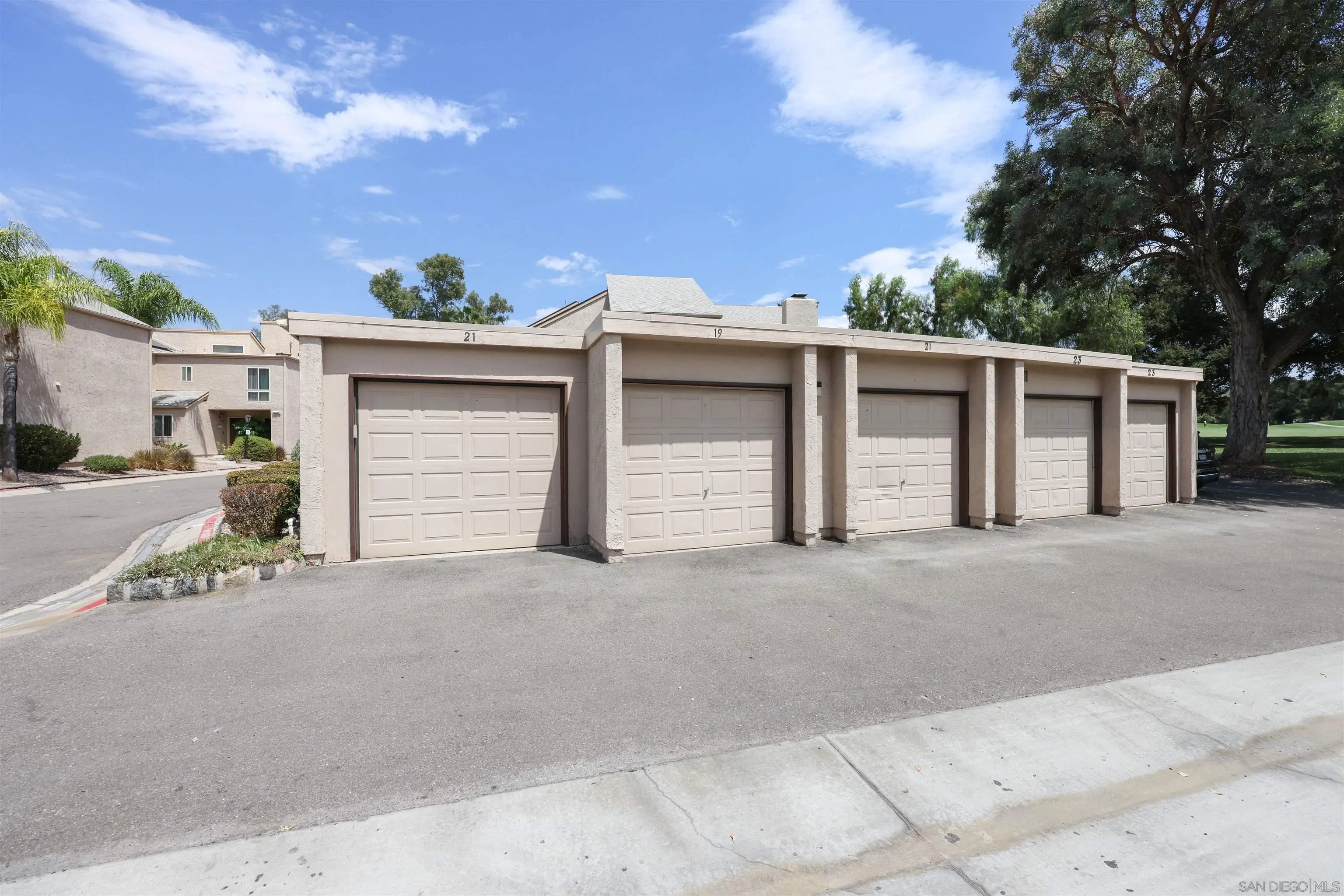 https://cdn.realtyfeed.com/cdn/127/260021172/9557e31cd1a3adb3fe66a1e6202b6b77.webp