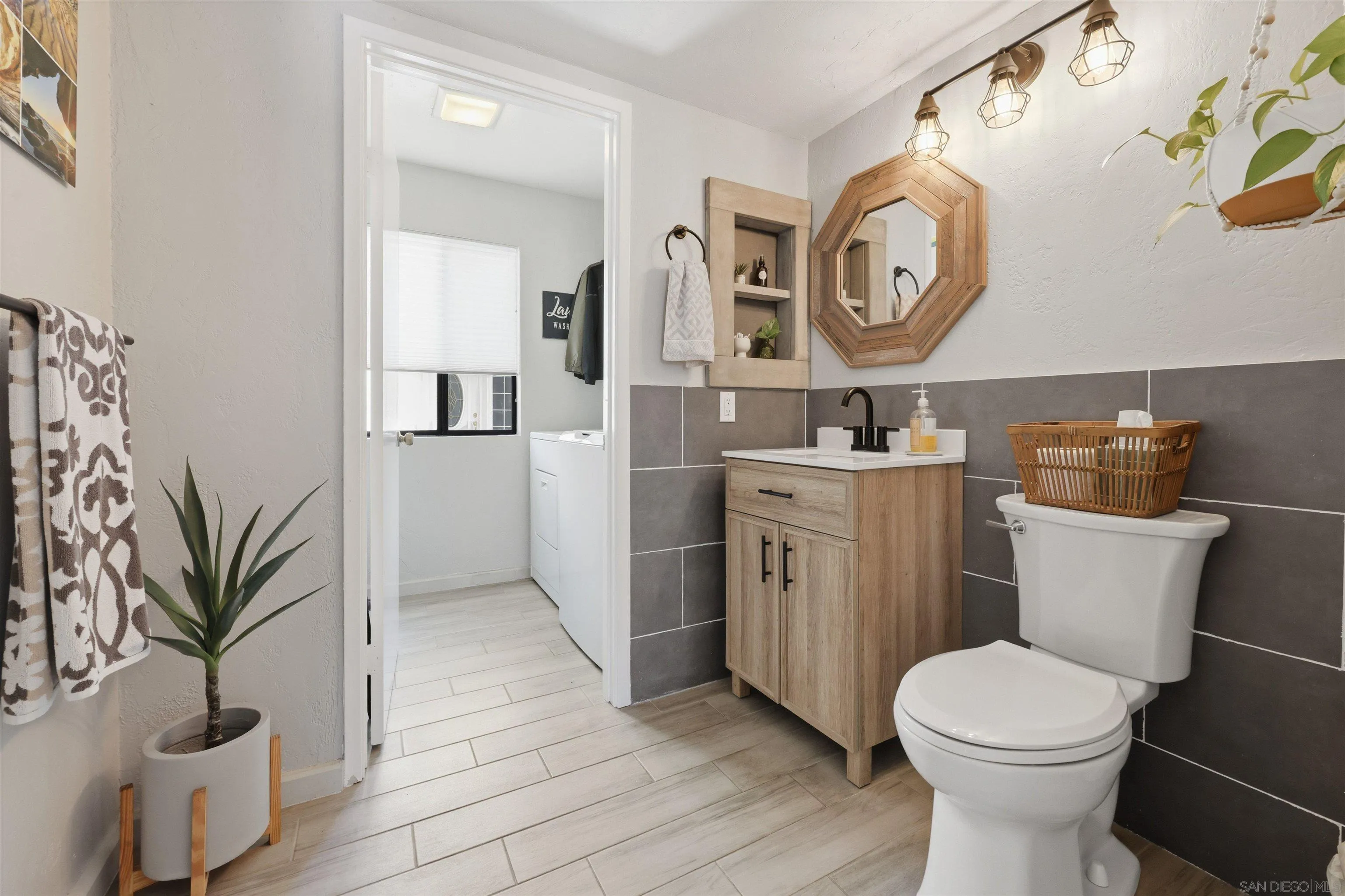 https://cdn.realtyfeed.com/cdn/127/260021172/c4adb9b18cce60bec8cc4b709292cf36.webp