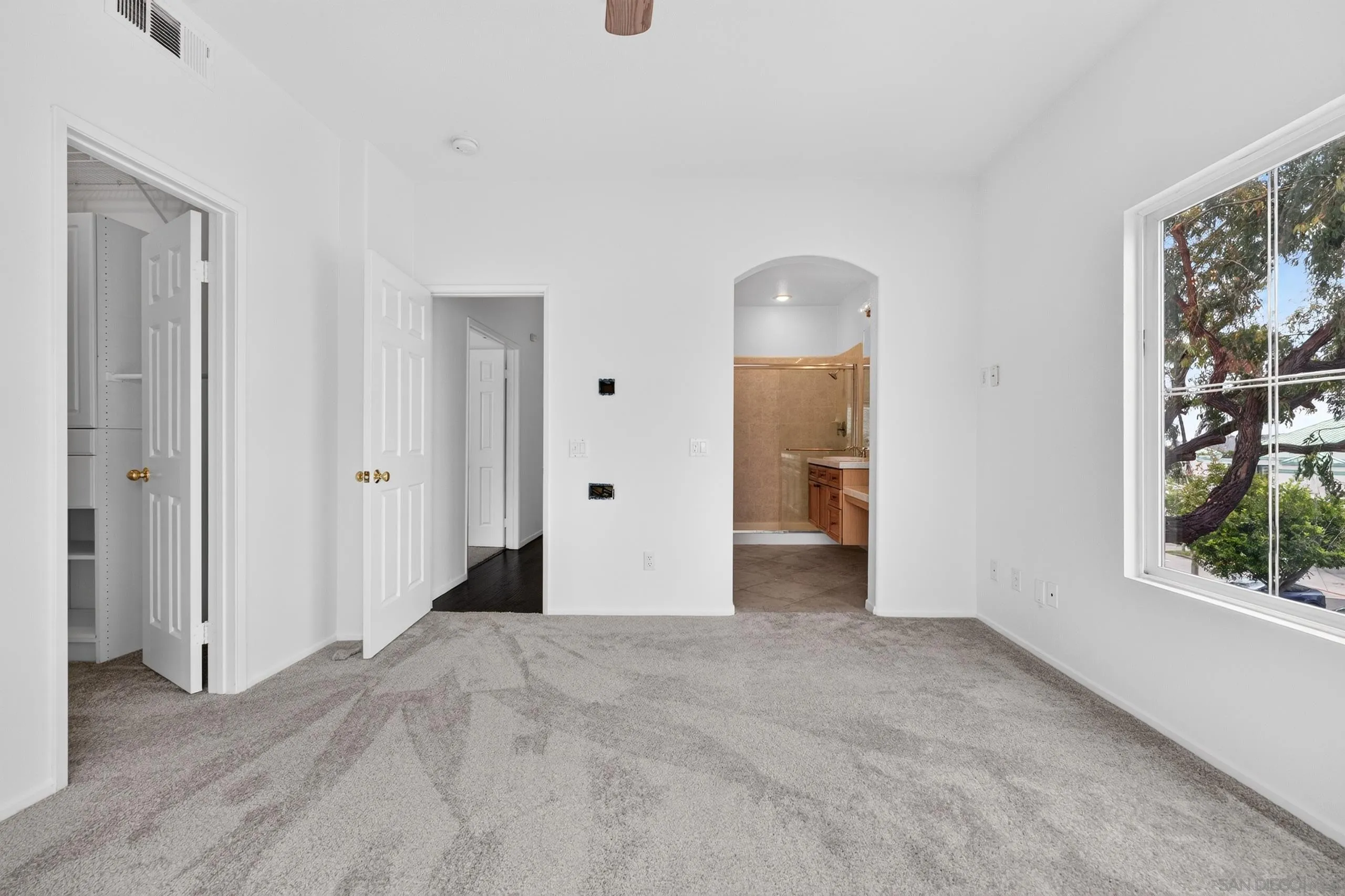https://cdn.realtyfeed.com/cdn/127/260021173/06013caca5dc8bc1eb3da2b728ed4cd5.webp