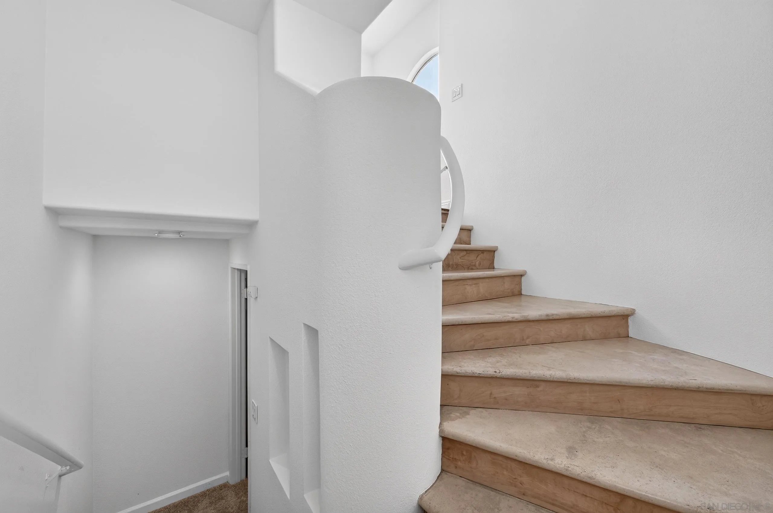 https://cdn.realtyfeed.com/cdn/127/260021173/0e096534b0dc893a4050d5ec92ab434e.webp