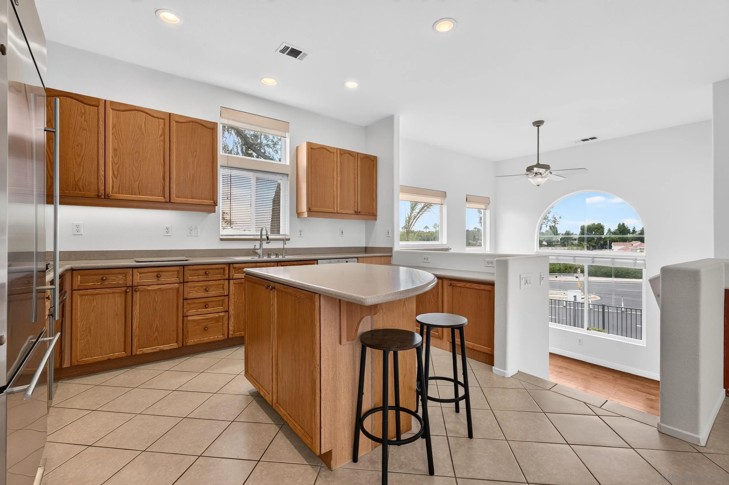 https://cdn.realtyfeed.com/cdn/127/260021173/1431b9d987101def20724d8797cc7dc5.webp