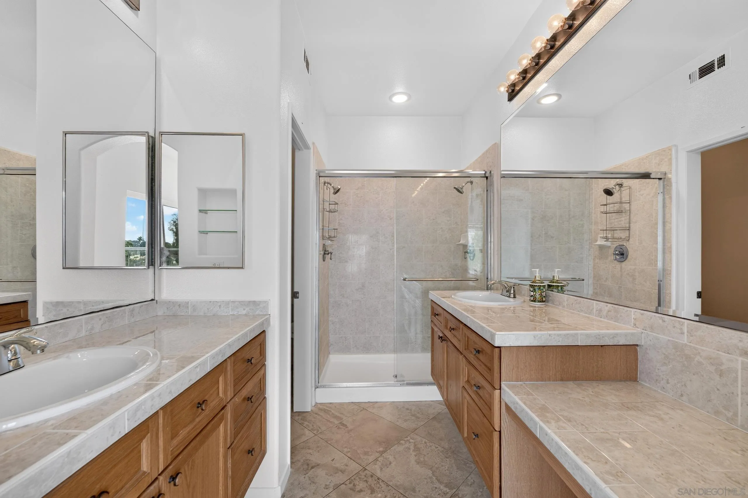 https://cdn.realtyfeed.com/cdn/127/260021173/57e4df4aff9af3cc3a022d53ffd1729a.webp