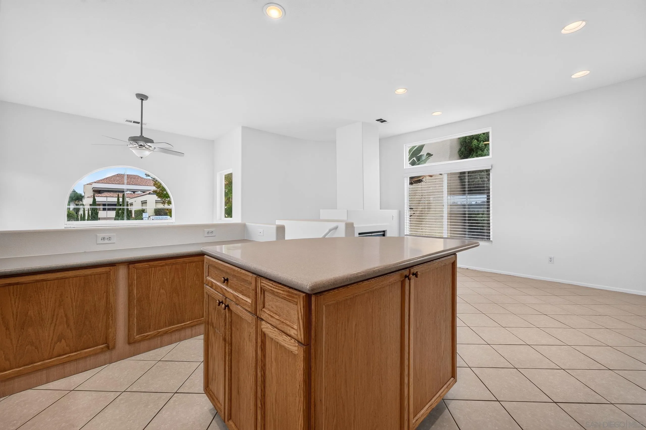 https://cdn.realtyfeed.com/cdn/127/260021173/8870a739a1c36229a57cad47b4b5db2a.webp