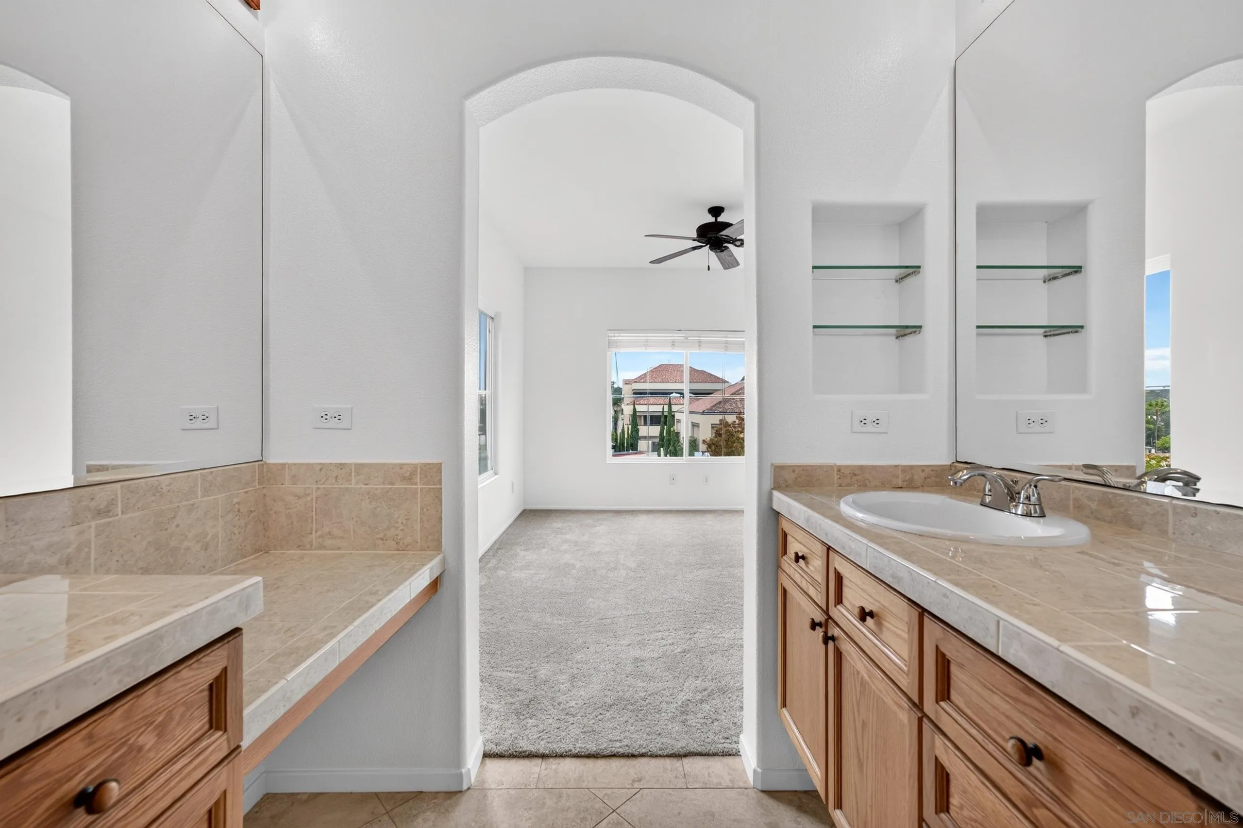 https://cdn.realtyfeed.com/cdn/127/260021173/9e3ec5858befd2a49c3b83c3540c34a3.webp