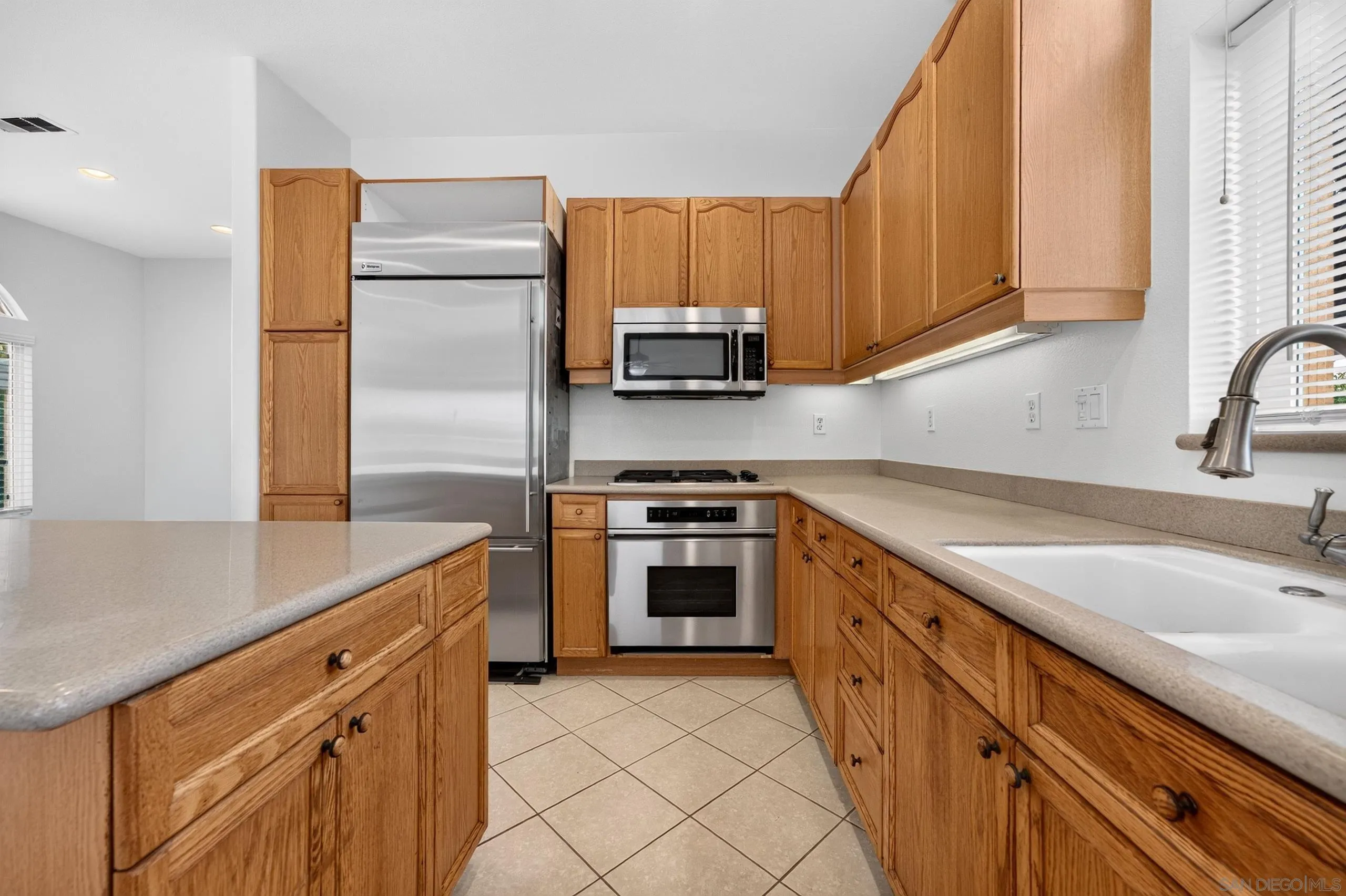 https://cdn.realtyfeed.com/cdn/127/260021173/a56e50870ee092fdc29eadd21bea35d6.webp
