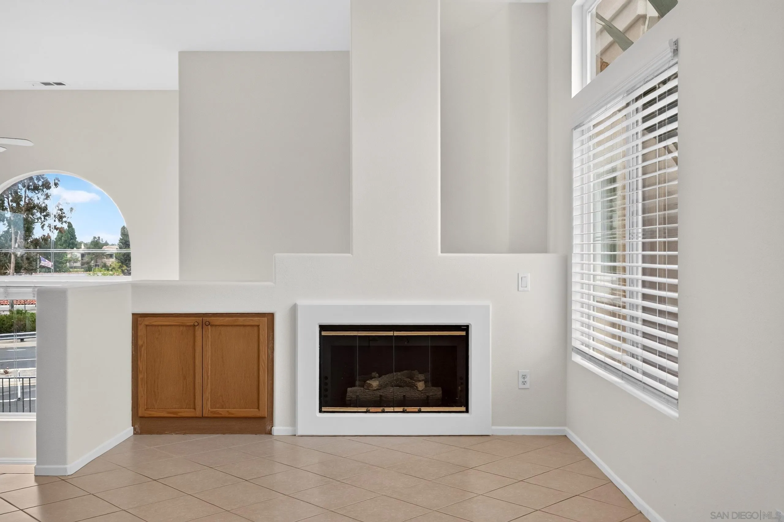 https://cdn.realtyfeed.com/cdn/127/260021173/bfaa0c55a14849771743b8c933177f20.webp