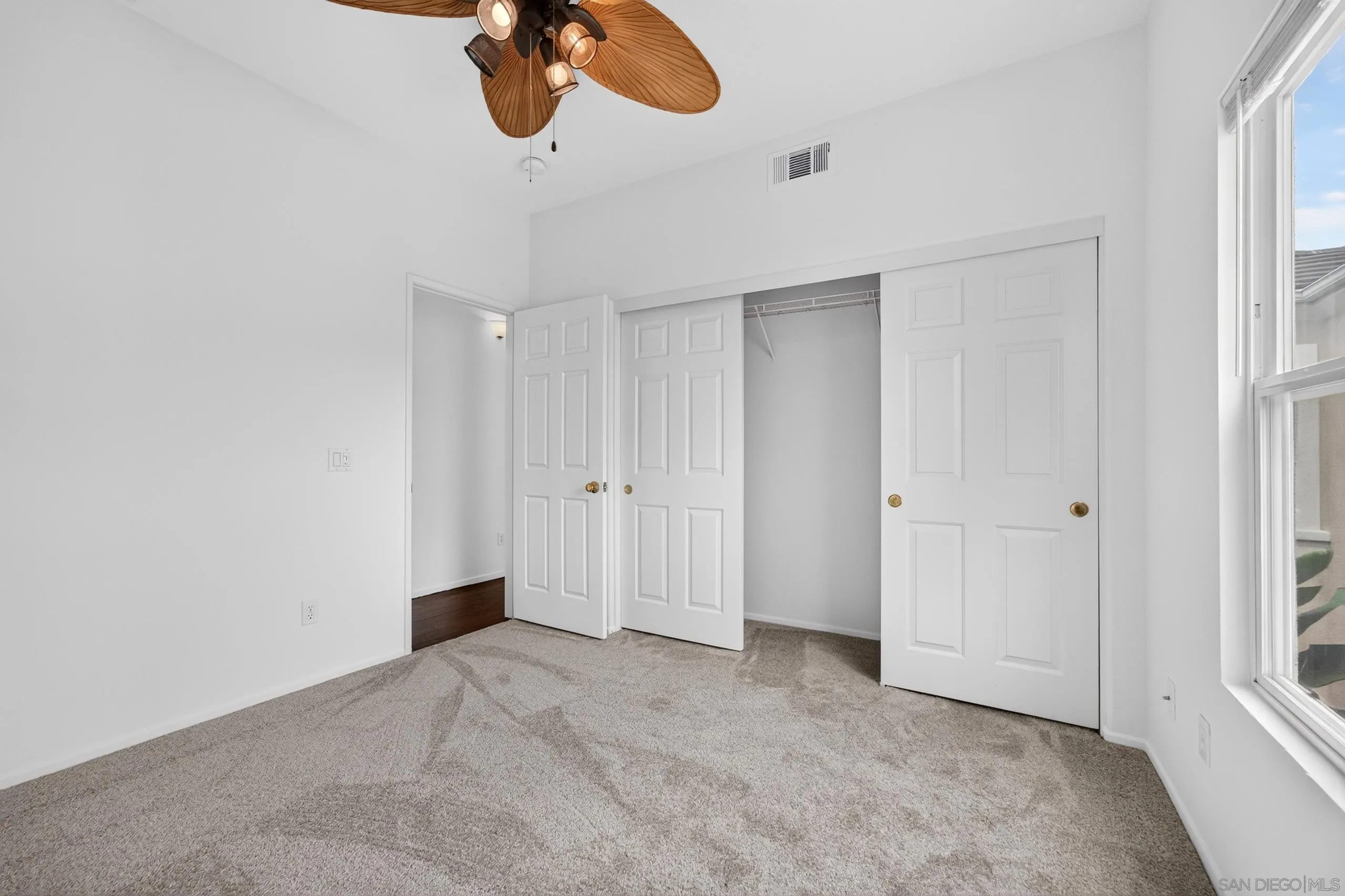 https://cdn.realtyfeed.com/cdn/127/260021173/d00a9d20a17f827fb4bc1aa4794704b3.webp