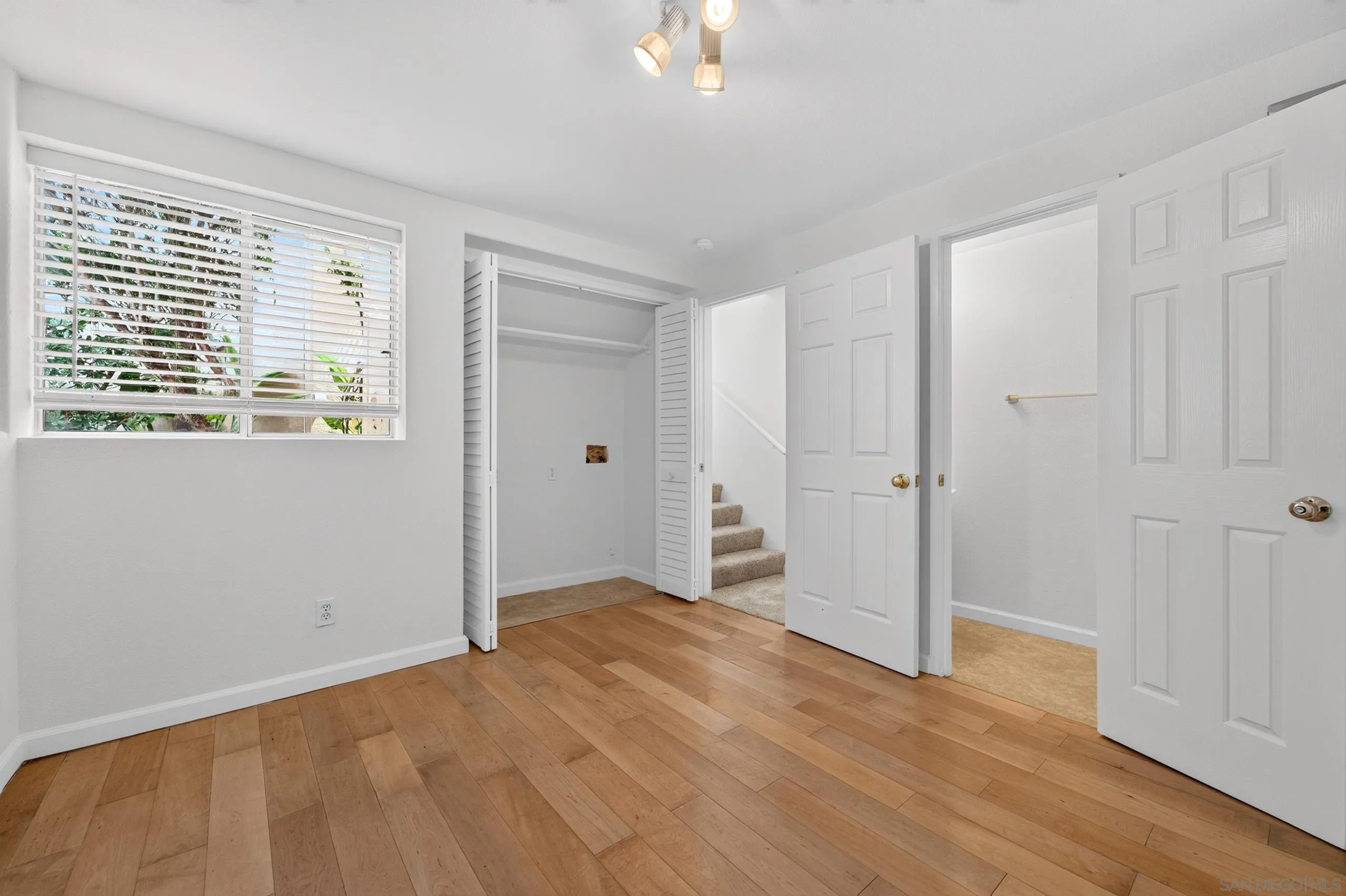 https://cdn.realtyfeed.com/cdn/127/260021173/f5e11027add7689ba93615b660c49a94.webp