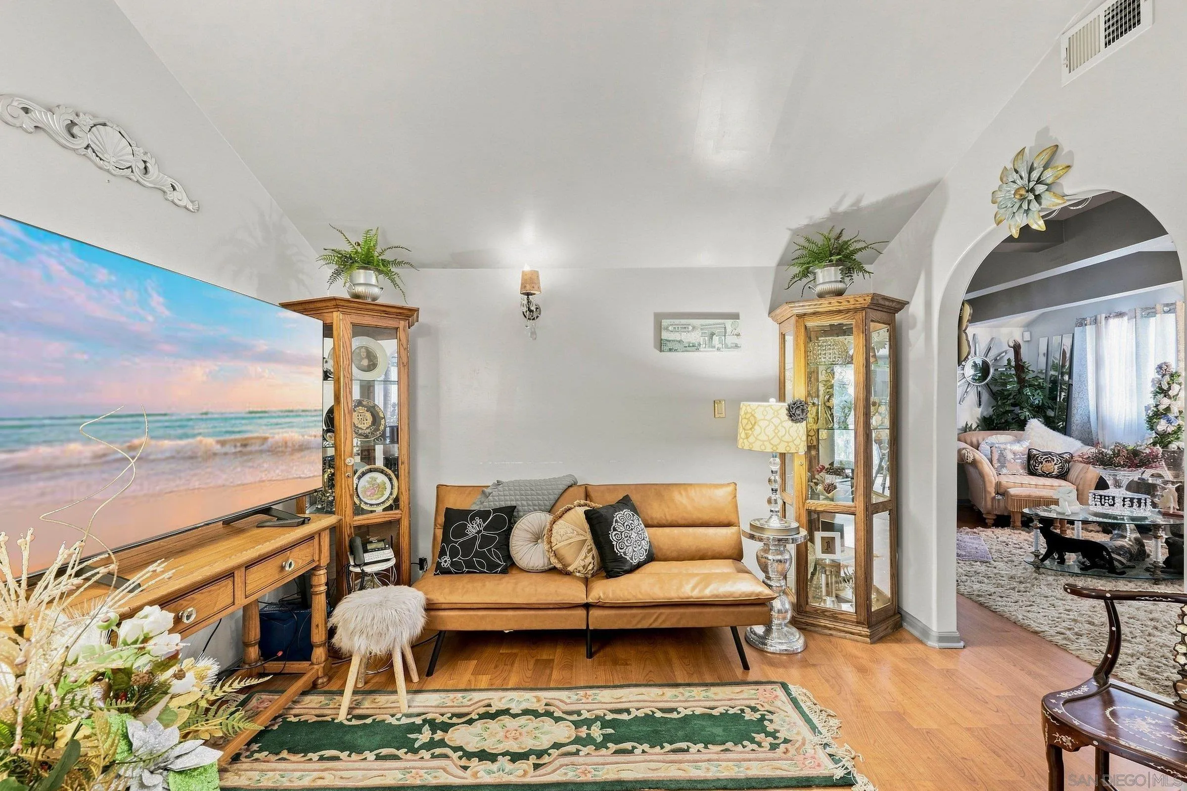 https://cdn.realtyfeed.com/cdn/127/260021175/5013d21264b0fee4d83c6d72032c3101.webp
