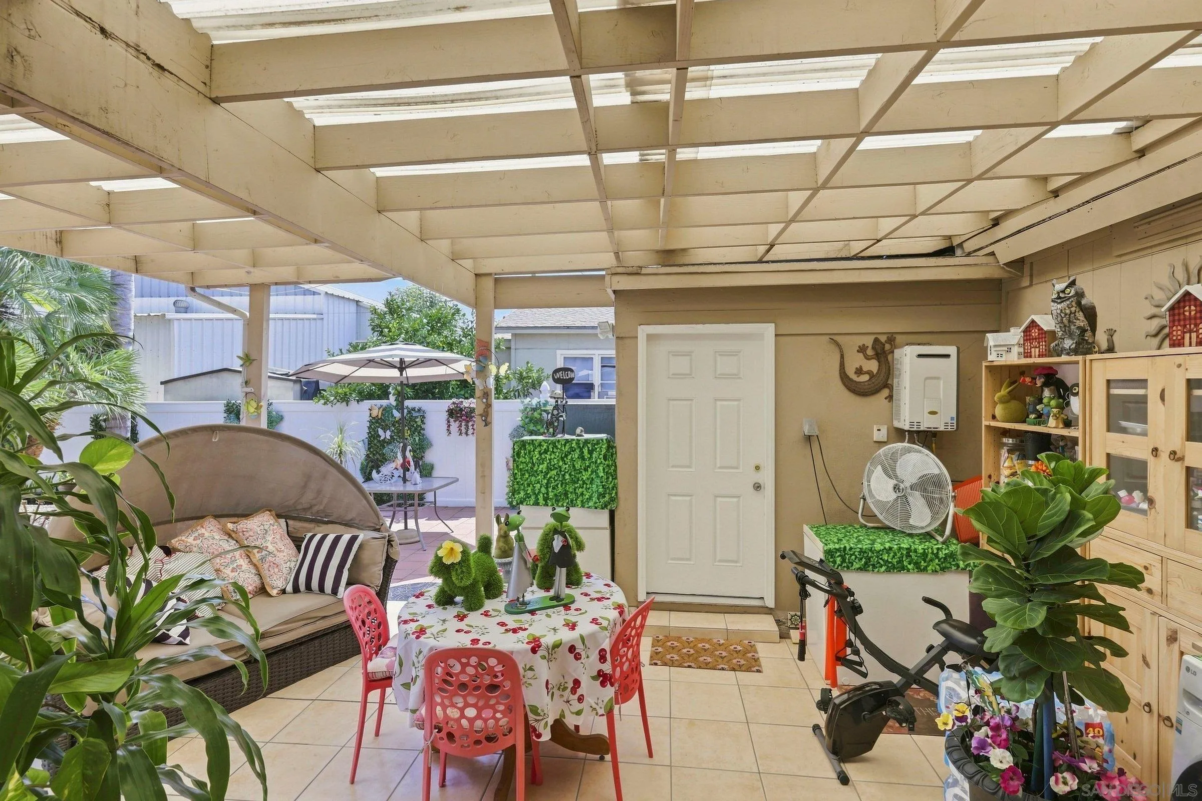 https://cdn.realtyfeed.com/cdn/127/260021175/906a282541d6650856ec8617bf3b9def.webp