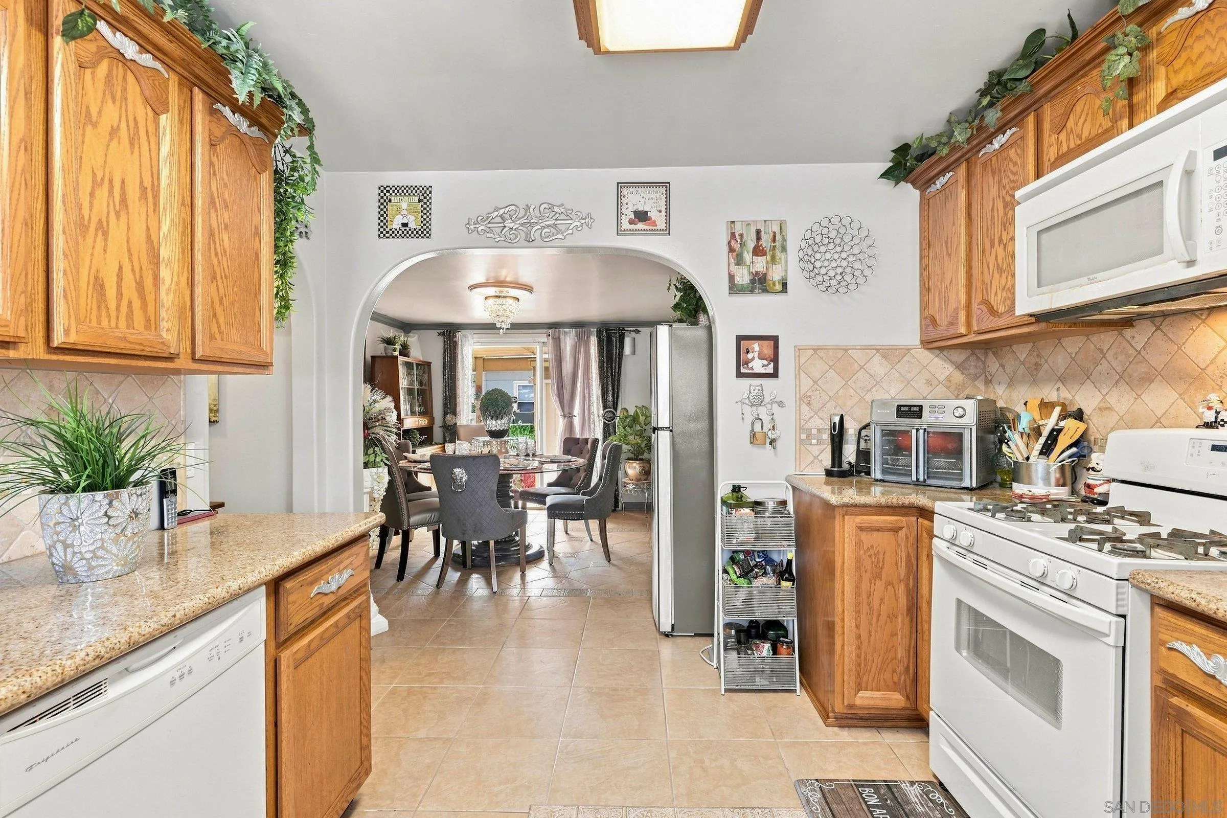 https://cdn.realtyfeed.com/cdn/127/260021175/99075841d054ebb366eb0fbf0a74b4d6.webp