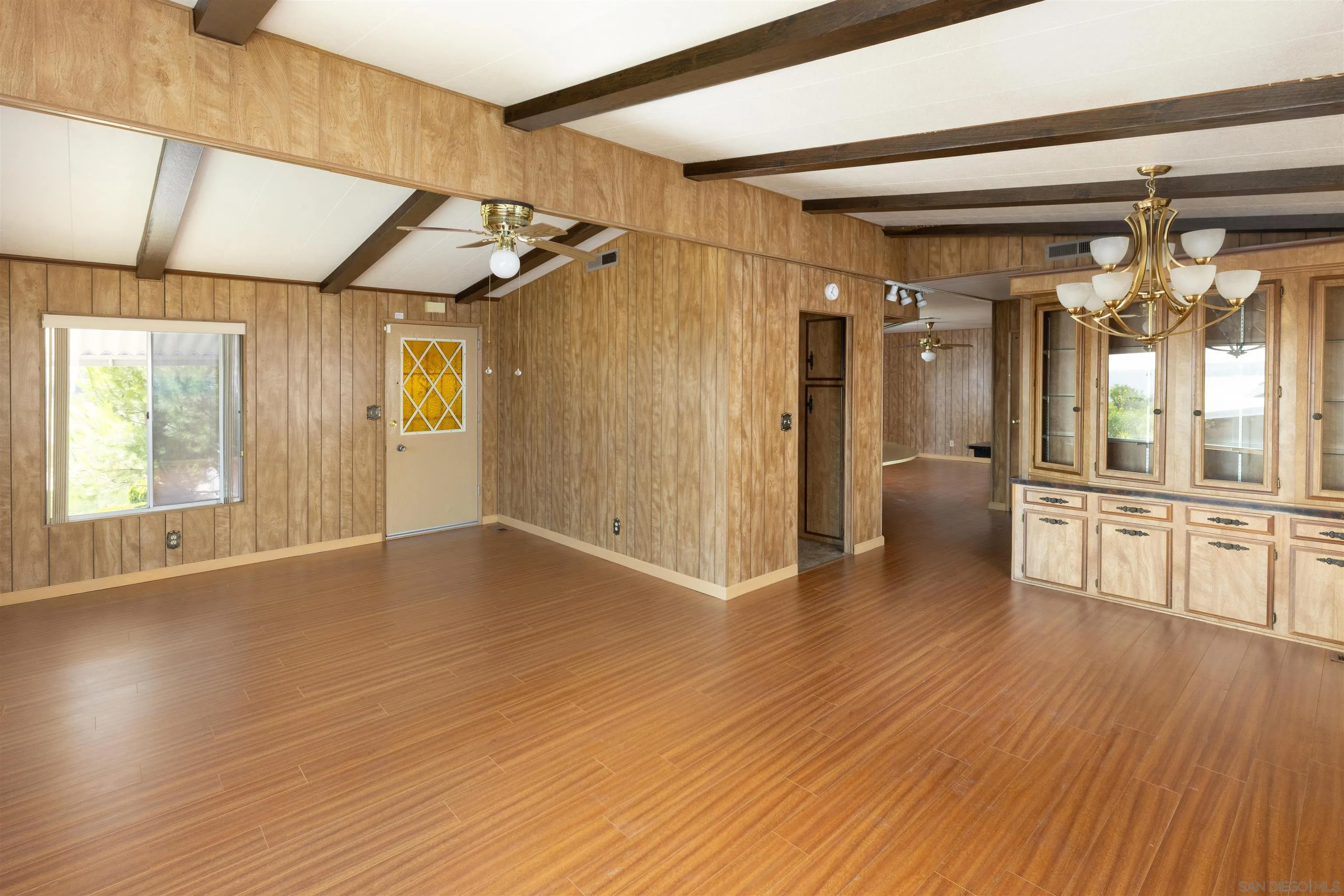 https://cdn.realtyfeed.com/cdn/127/260021176/35876a887cd349bade111240e58f488c.webp