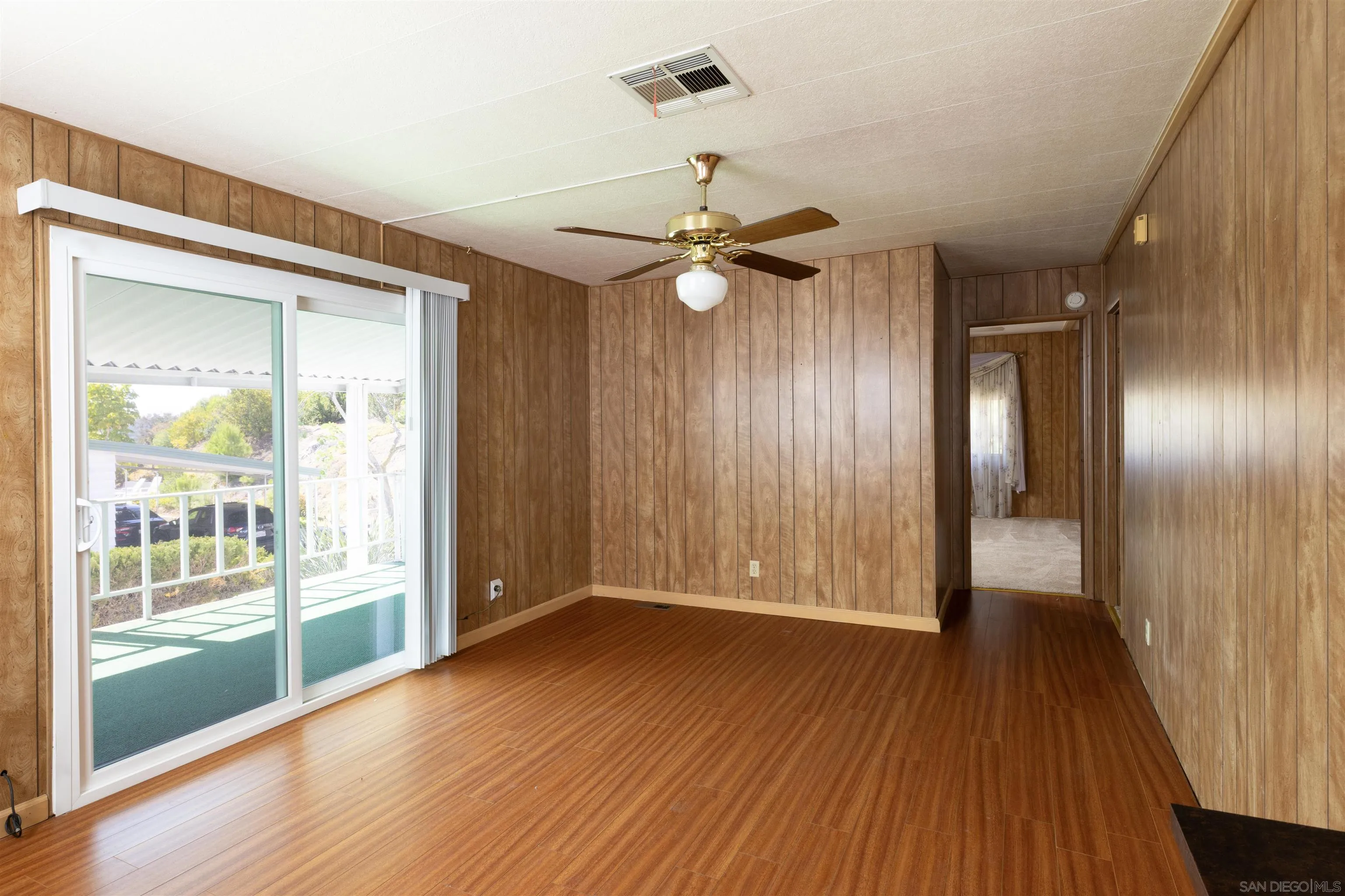 https://cdn.realtyfeed.com/cdn/127/260021176/f3d657bf2cef5d7d14bac43610417ec8.webp