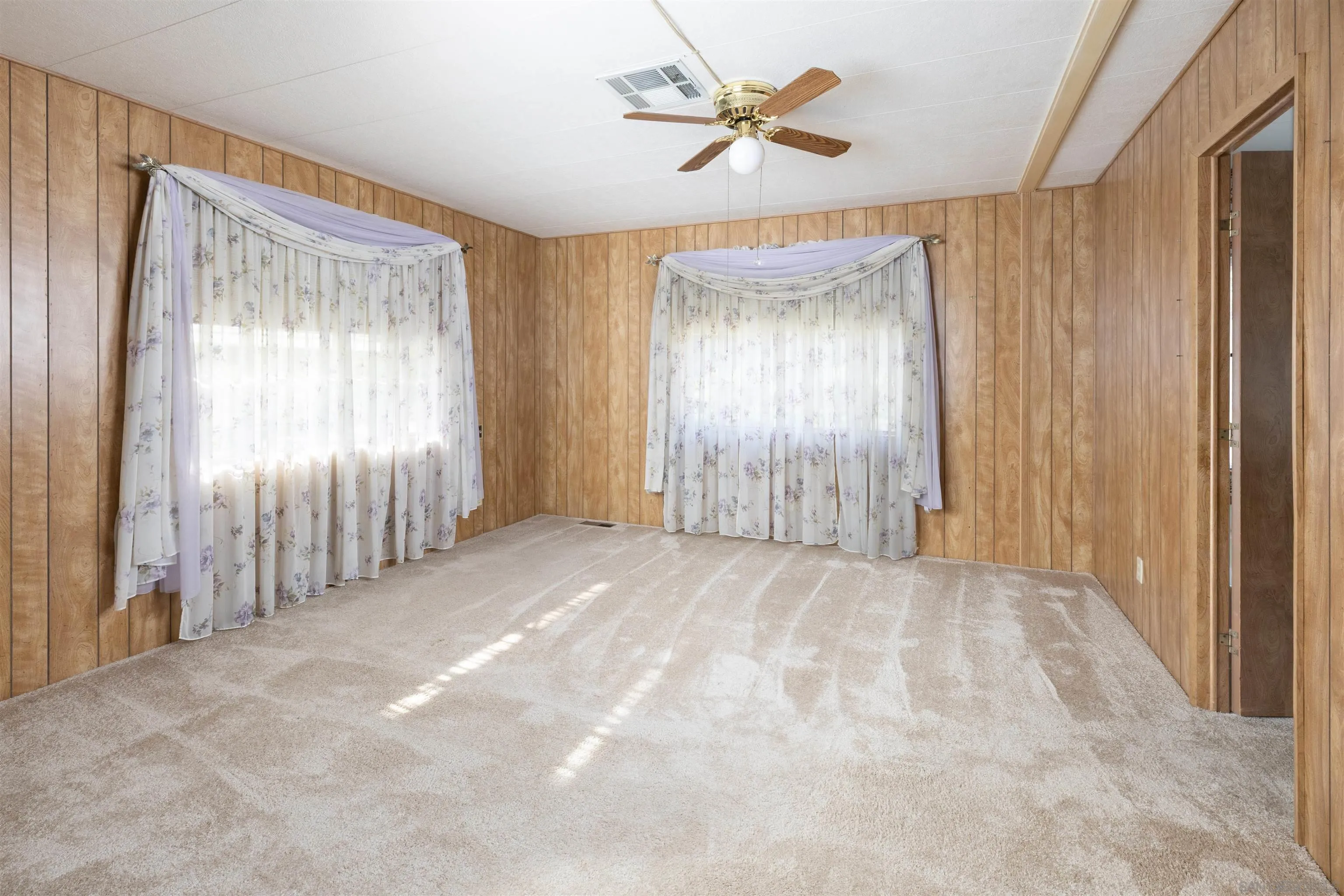 https://cdn.realtyfeed.com/cdn/127/260021176/f6886bb55443e2528c044bfa8b91add7.webp