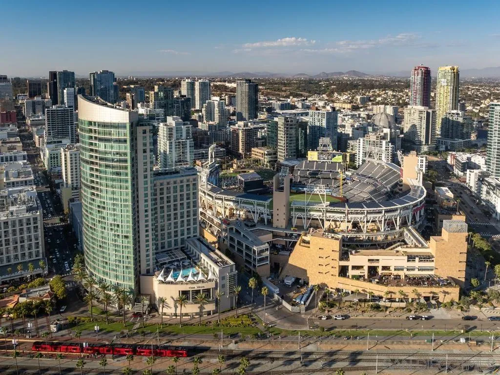 https://cdn.realtyfeed.com/cdn/127/260021177/b669eb40b7b80e247f8734af224956f8.webp