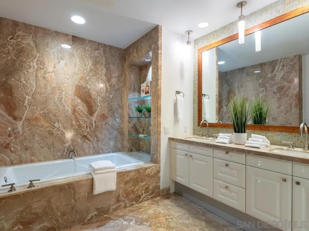 https://cdn.realtyfeed.com/cdn/127/260021177/e65637ce4423410f95e9221001066dd9.webp