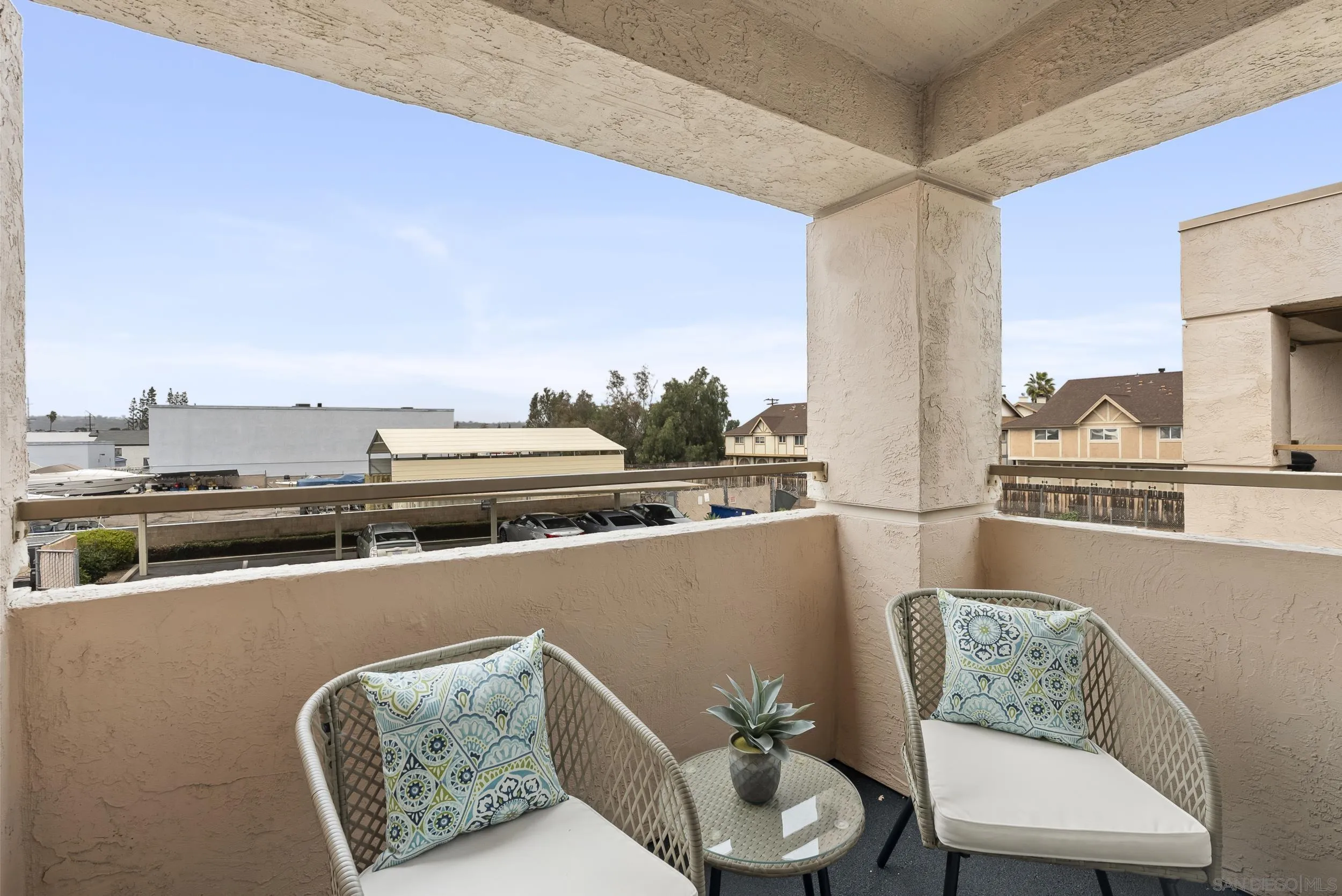 https://cdn.realtyfeed.com/cdn/127/260021178/ee0e2181c1c731a4c07a43146b037b7b.webp