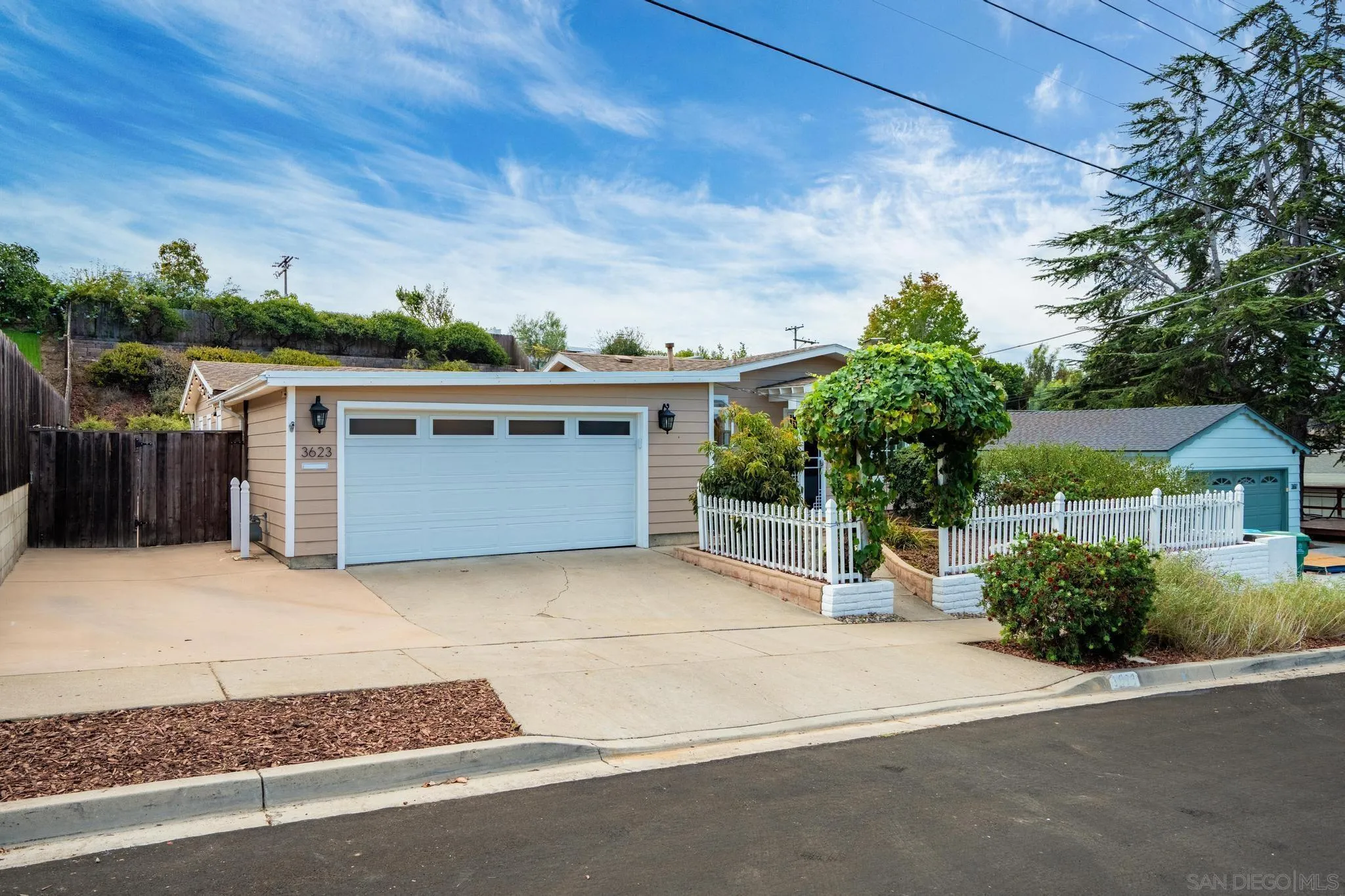 https://cdn.realtyfeed.com/cdn/127/260021183/5829f701f42c42cc9b6421a27659246e.webp