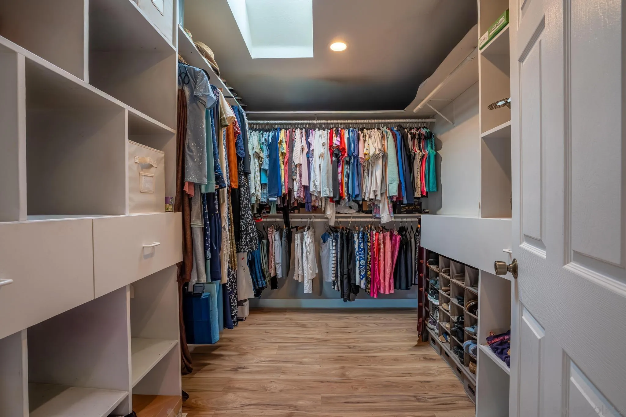 https://cdn.realtyfeed.com/cdn/127/260021183/aebf3b92520b4fdea8232361cb40002d.webp