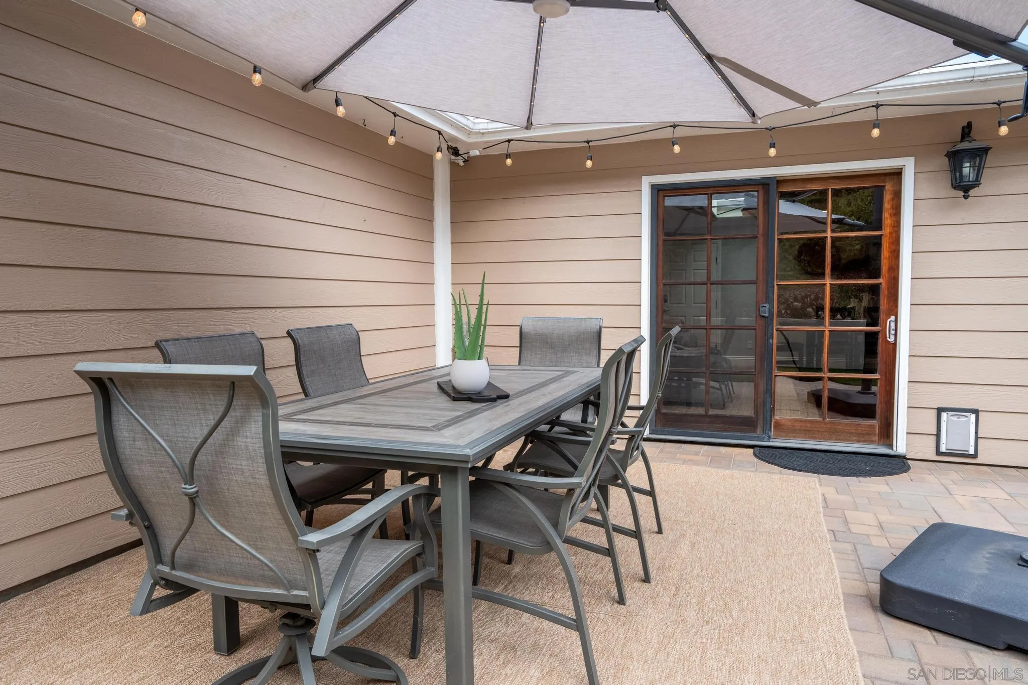 https://cdn.realtyfeed.com/cdn/127/260021183/ca15f9f70e9abc5825bbfc72b772c182.webp