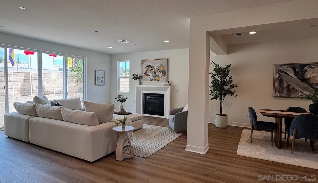 https://cdn.realtyfeed.com/cdn/127/260021184/09849c0e0c637bdeb1bb16195b5143f9.webp